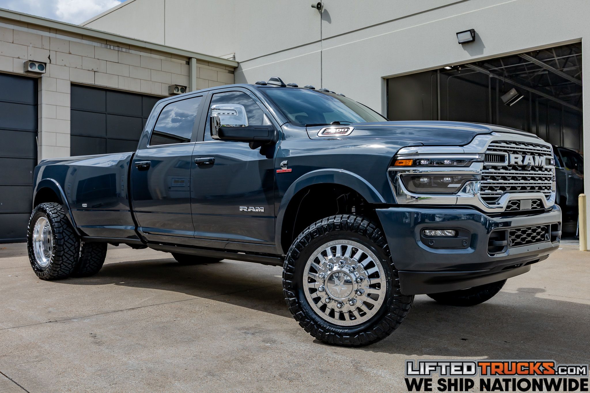 2025 RAM 3500 Limited/Longhorn 4X4 Crew Cab LWB's photo