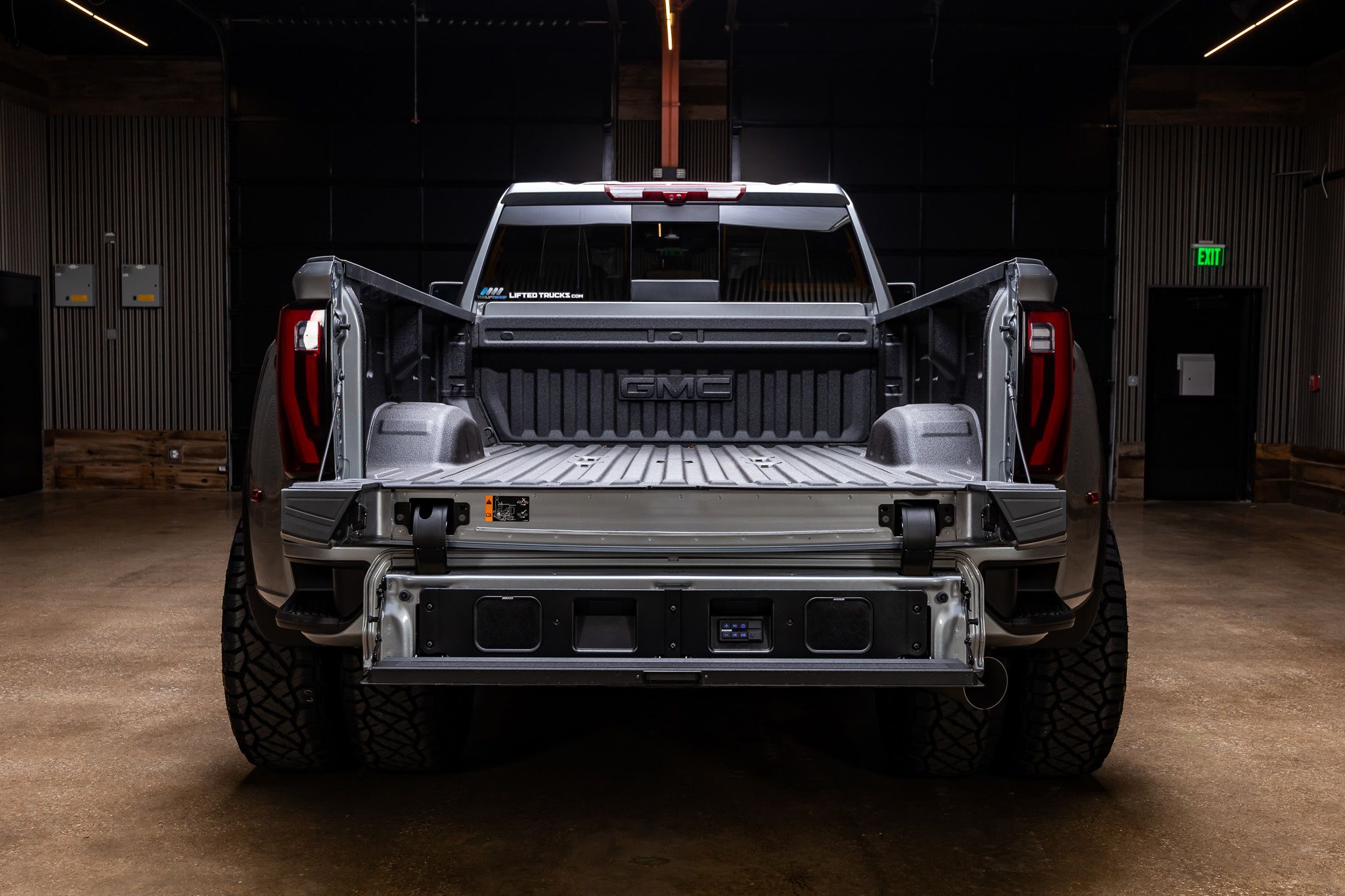 2026 GMC Sierra 3500HD Denali Ultimate - Photo 9
