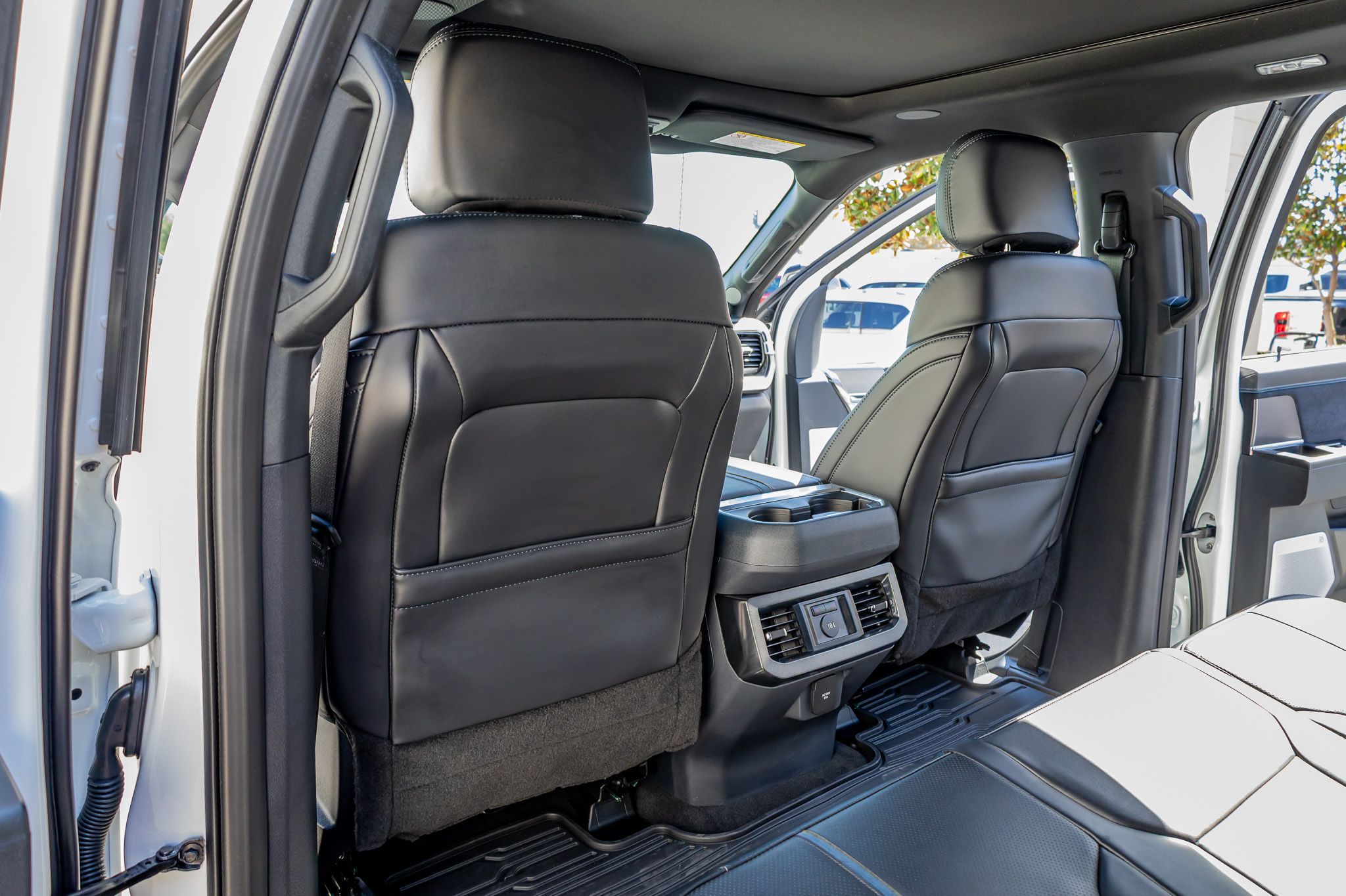 2026 Ford F-450 Super Duty Platinum - Photo 32