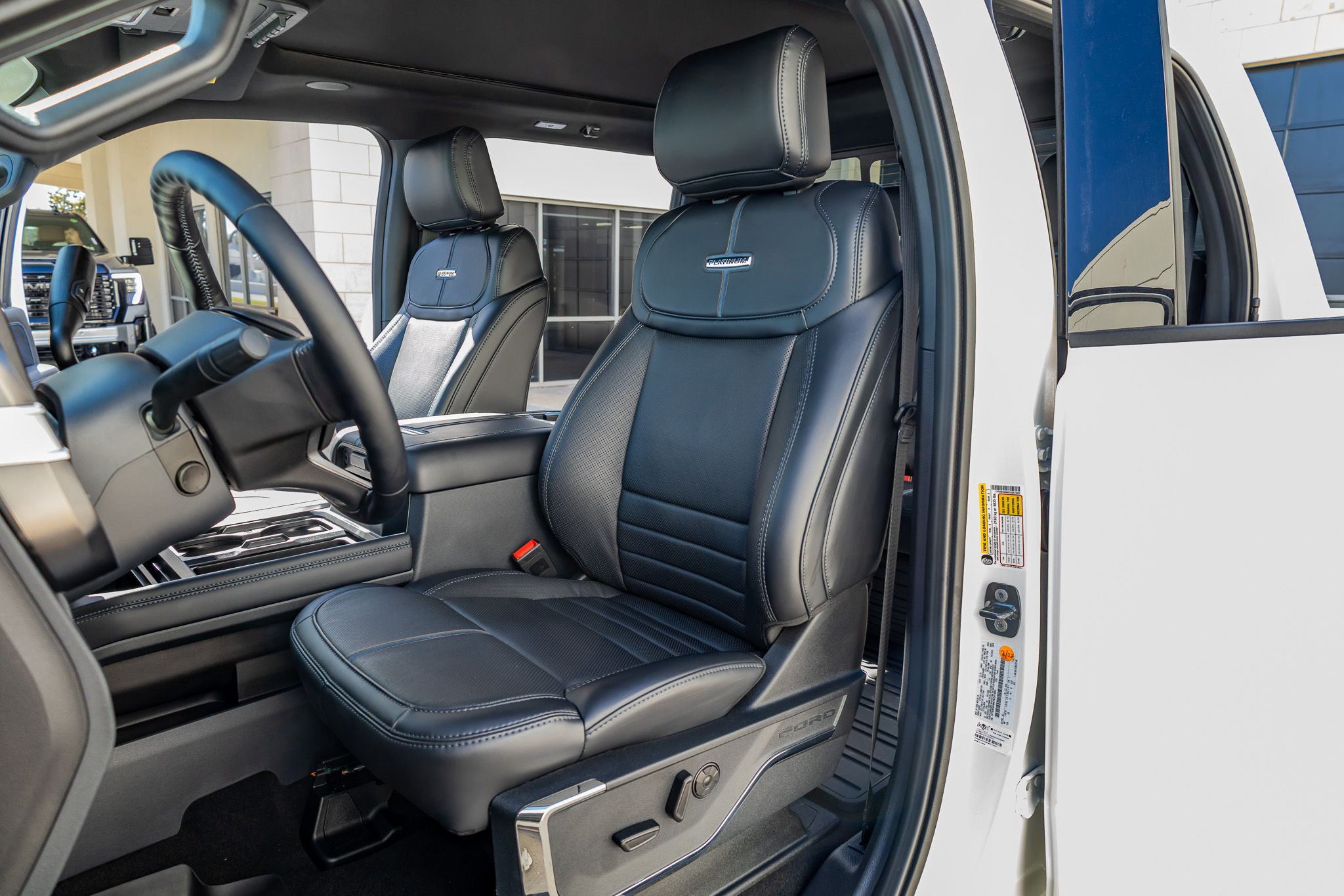 2026 Ford F-450 Super Duty Platinum - Photo 29
