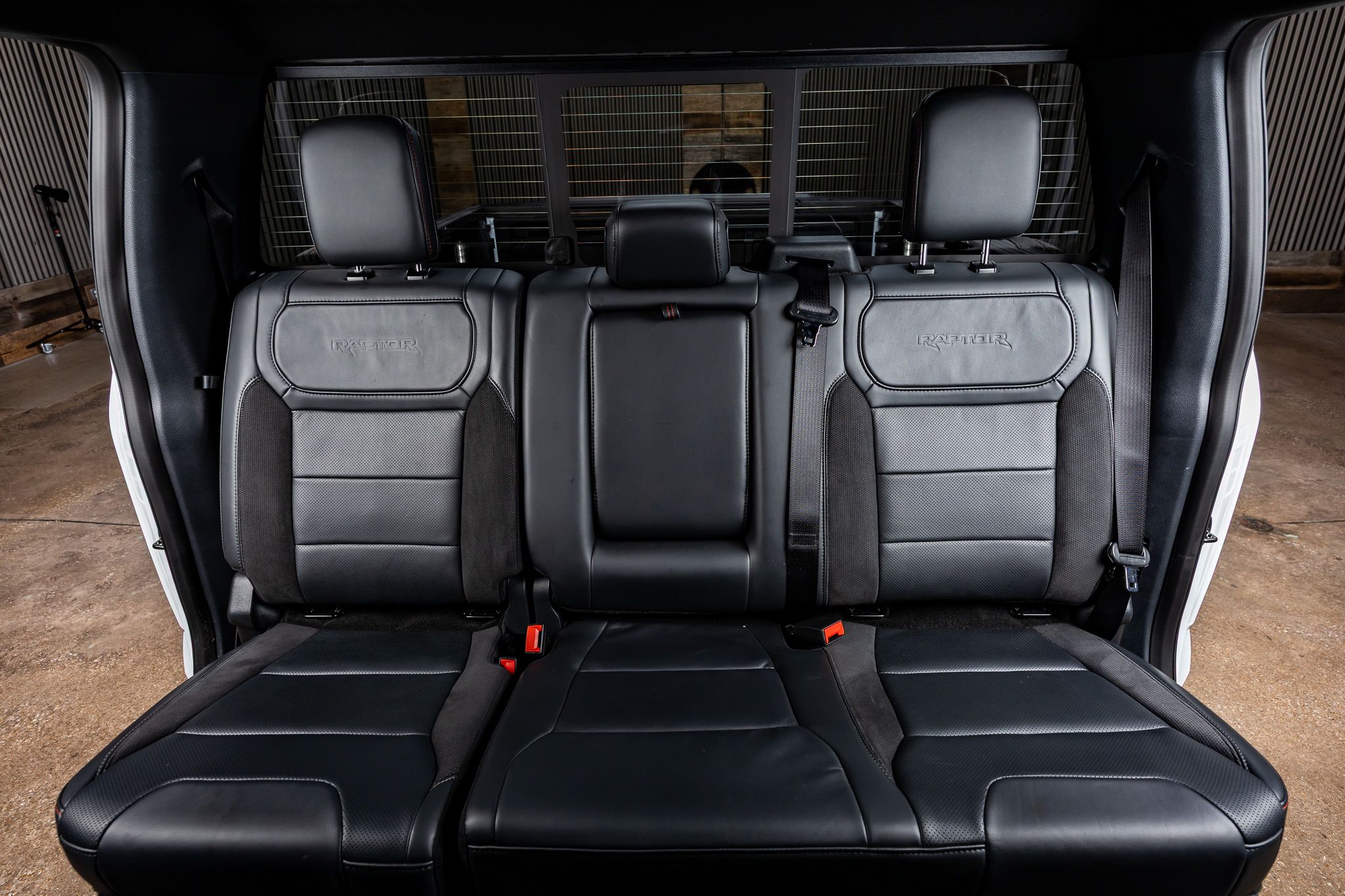 2025 Ford F-150 Raptor - Photo 35