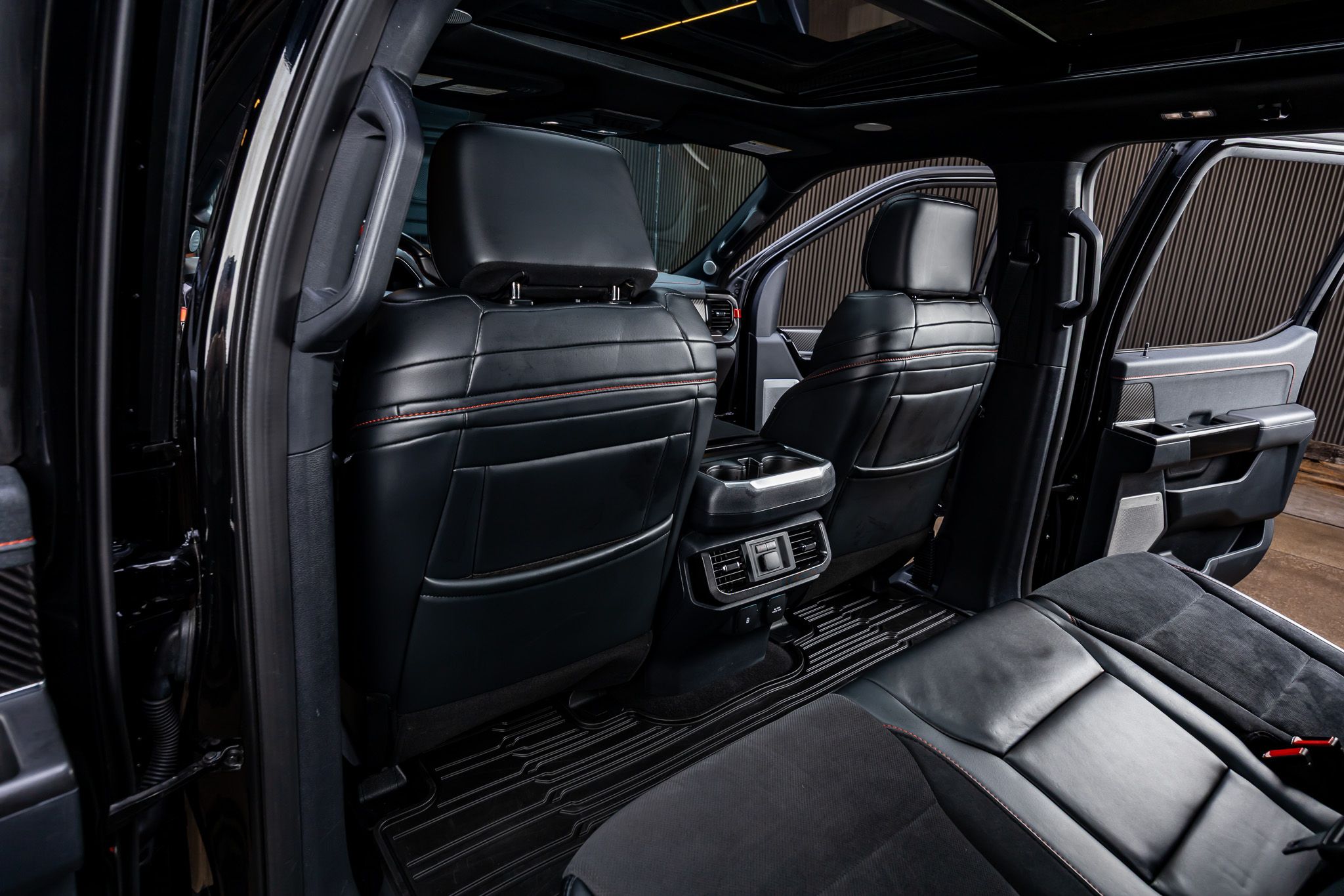 2023 Ford F-150 Raptor - Photo 36