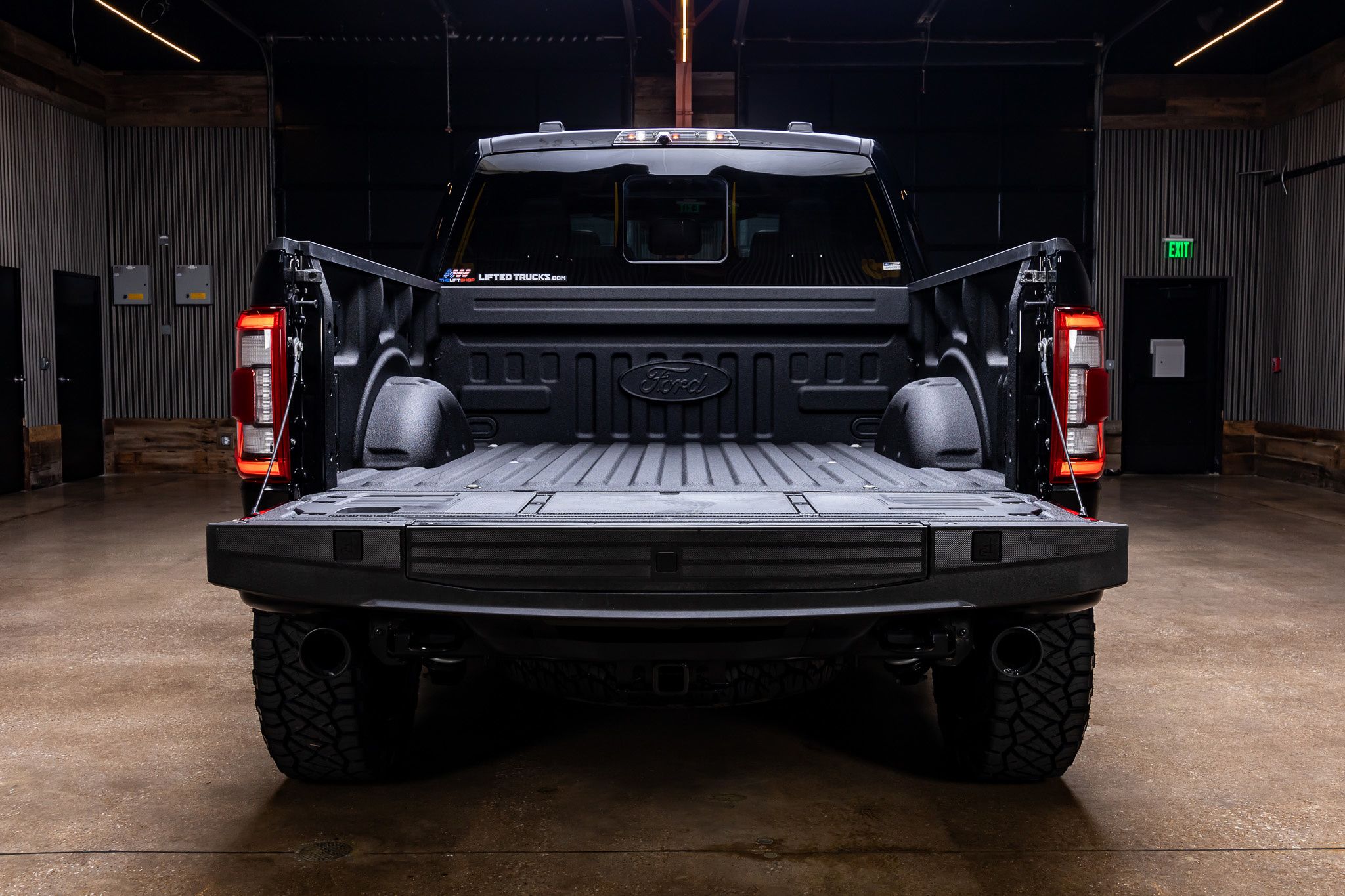 2023 Ford F-150 Raptor - Photo 9