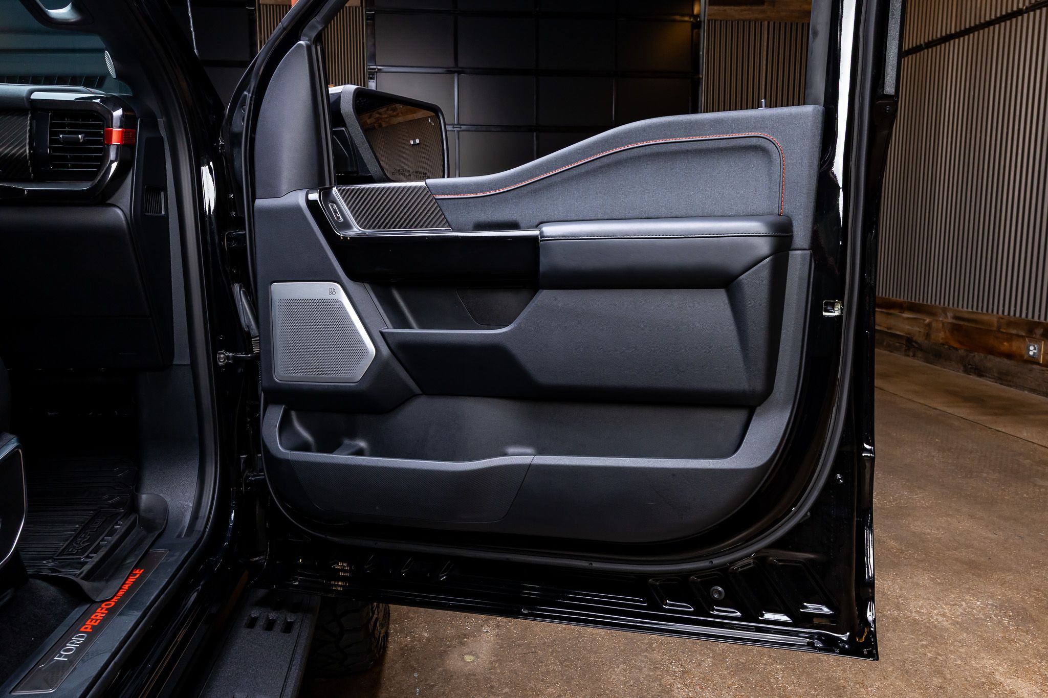 2023 Ford F-150 Raptor - Photo 39
