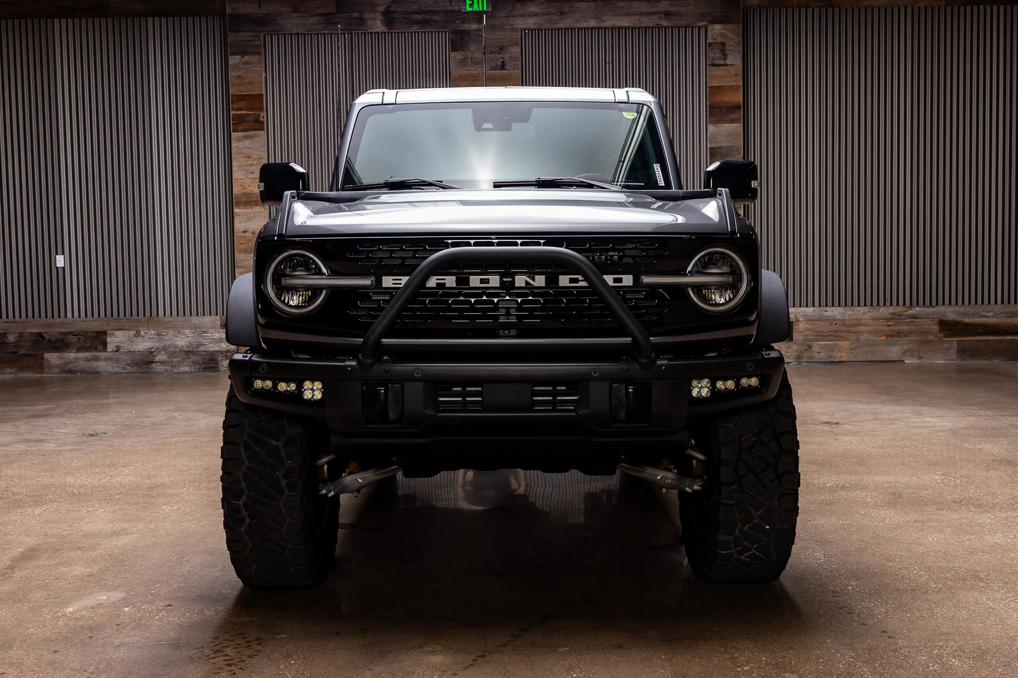 2021 Ford Bronco Wildtrak photo 2