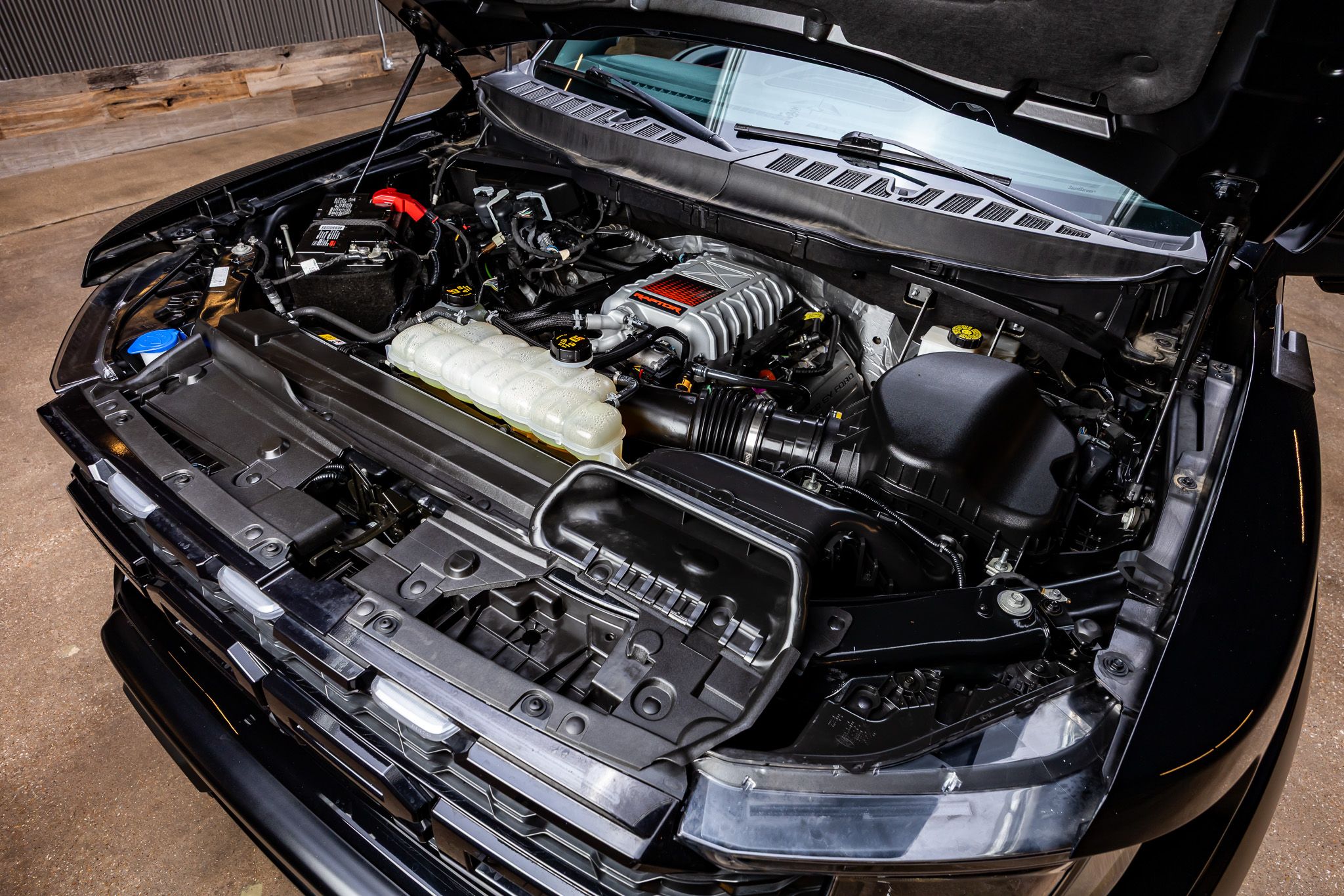 2023 Ford F-150 Raptor - Photo 42