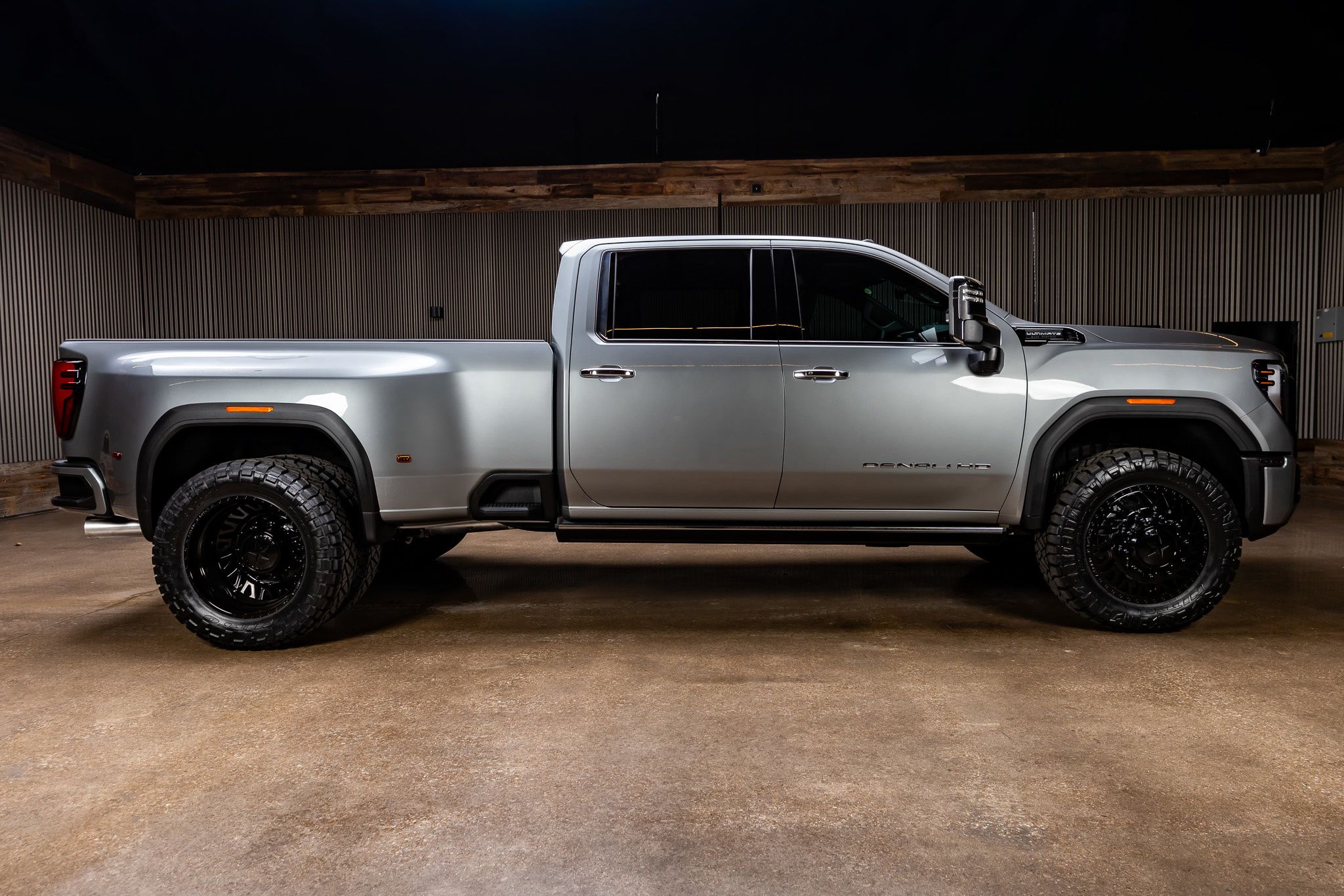 2026 GMC Sierra 3500HD Denali Ultimate - Photo 11