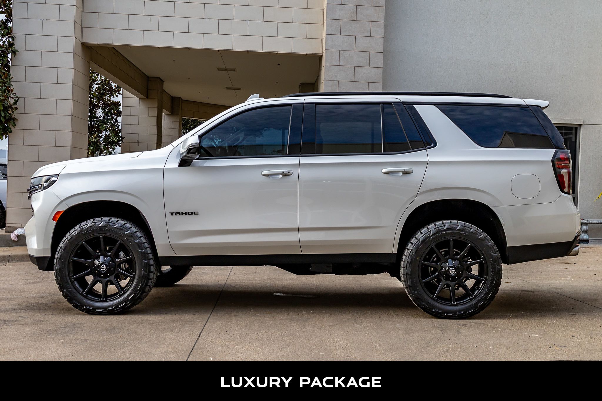 2022 Chevrolet Tahoe RST - Photo 6