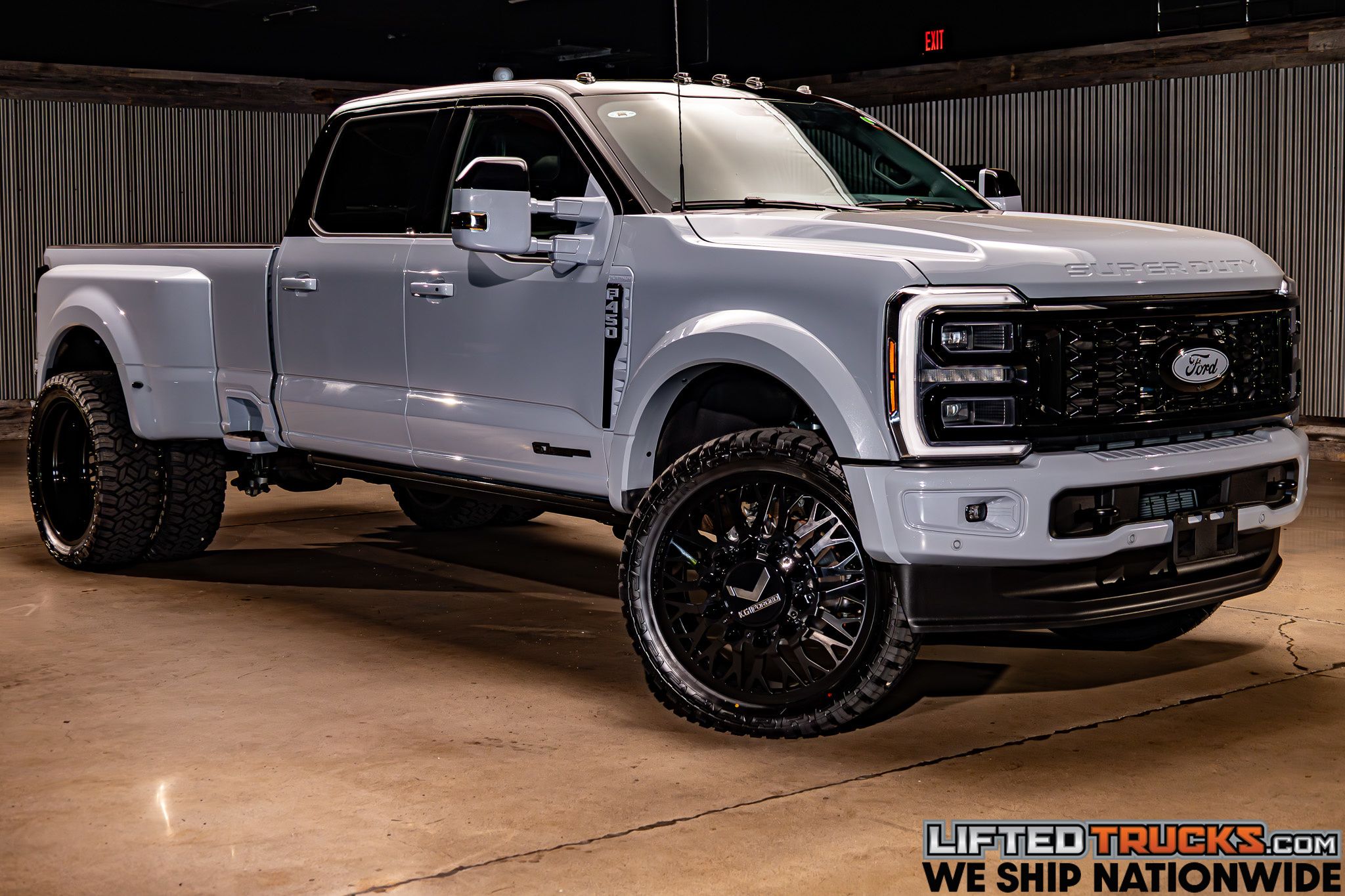 2025 Ford F-450 Super Duty Platinum