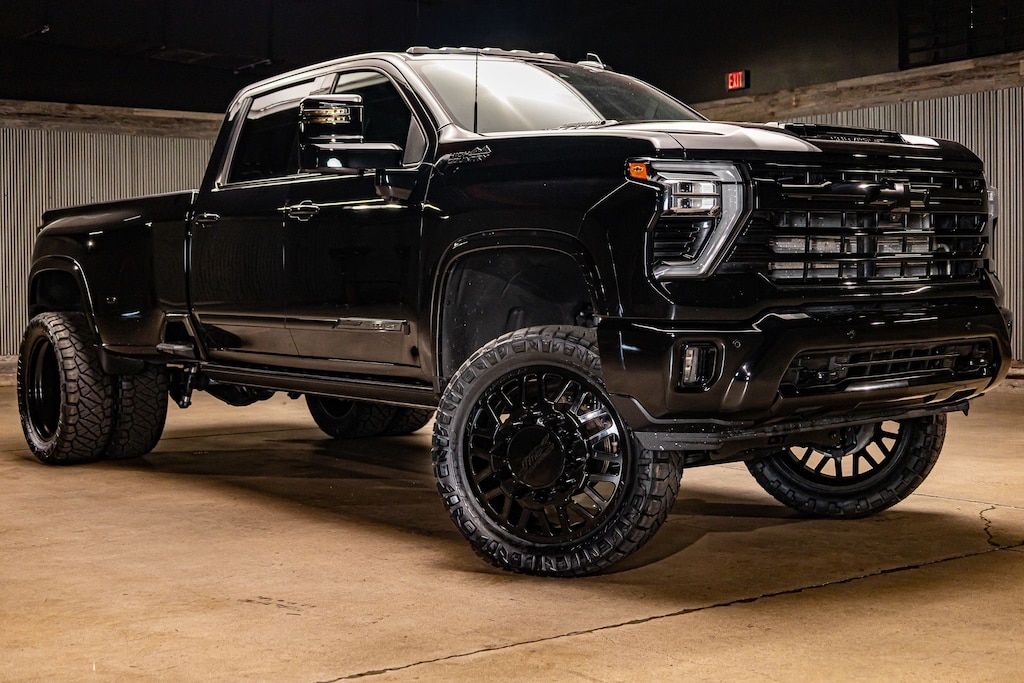 Used 2024 Chevrolet Silverado 3500HD High Country Truck Crew Cab