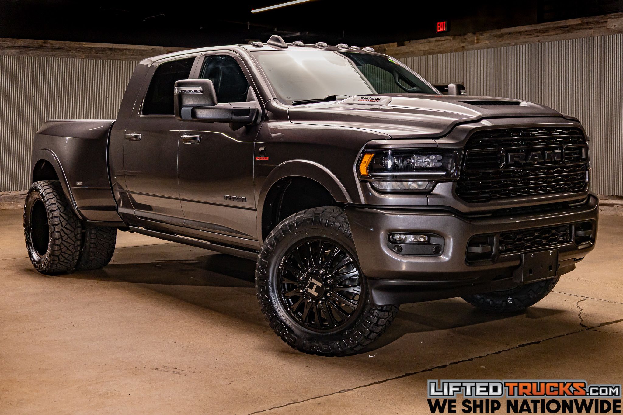 2023 RAM Ram 3500 Pickup Limited's photo