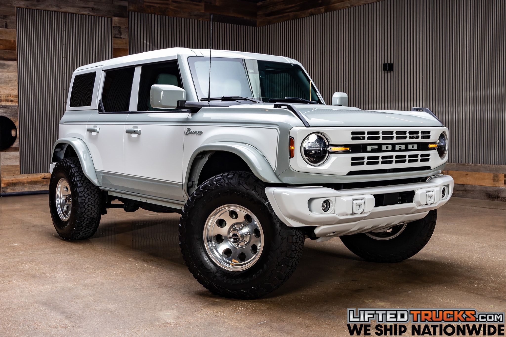 2023 Ford Bronco Heritage Edition's photo