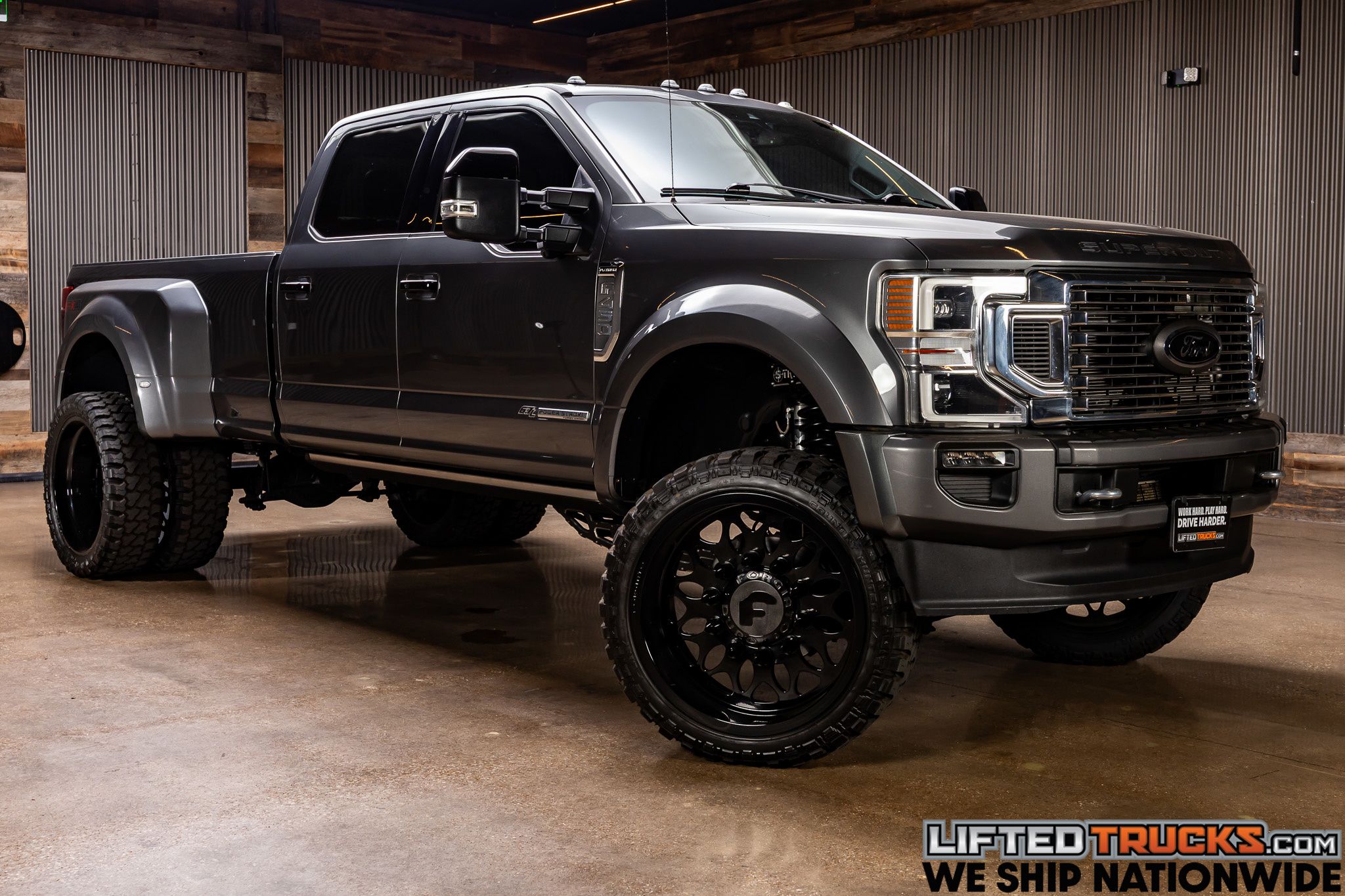 2022 Ford F-450 Super Duty Platinum's photo