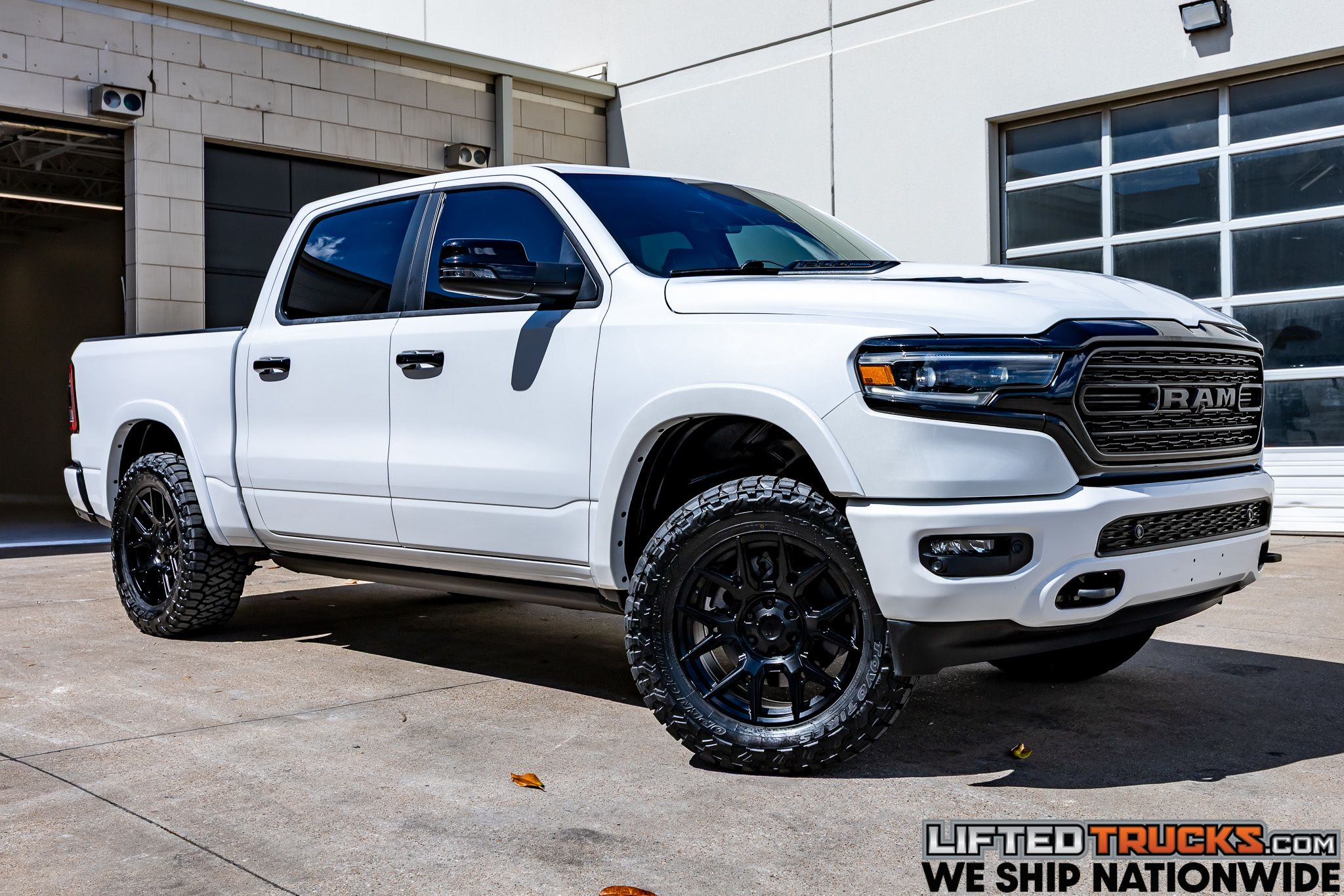 2024 RAM 1500 Limited 4x4 Crew Cab 5'7's photo