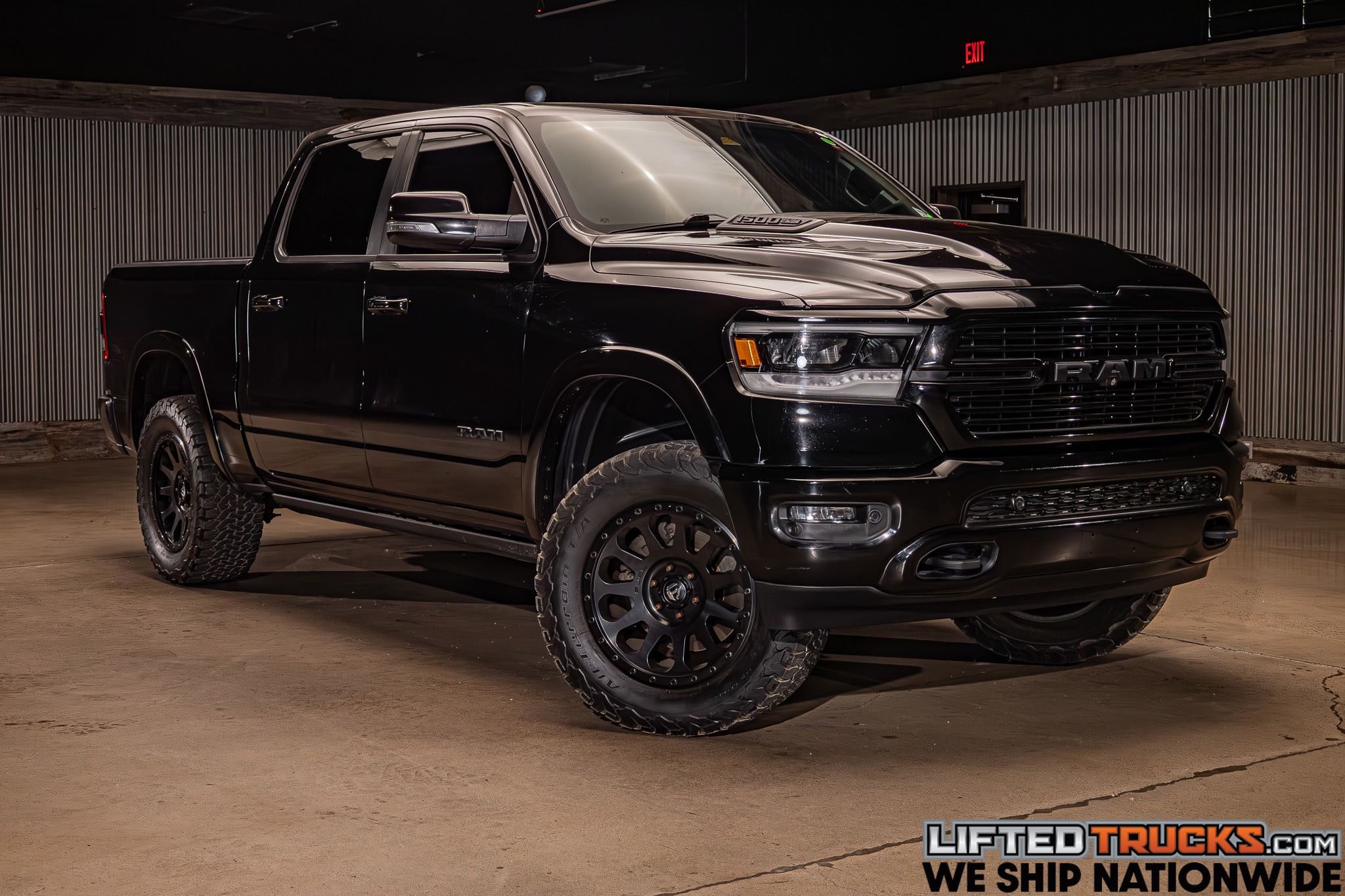 2019 RAM 1500 Laramie 4x4 Crew Cab 5'7's photo