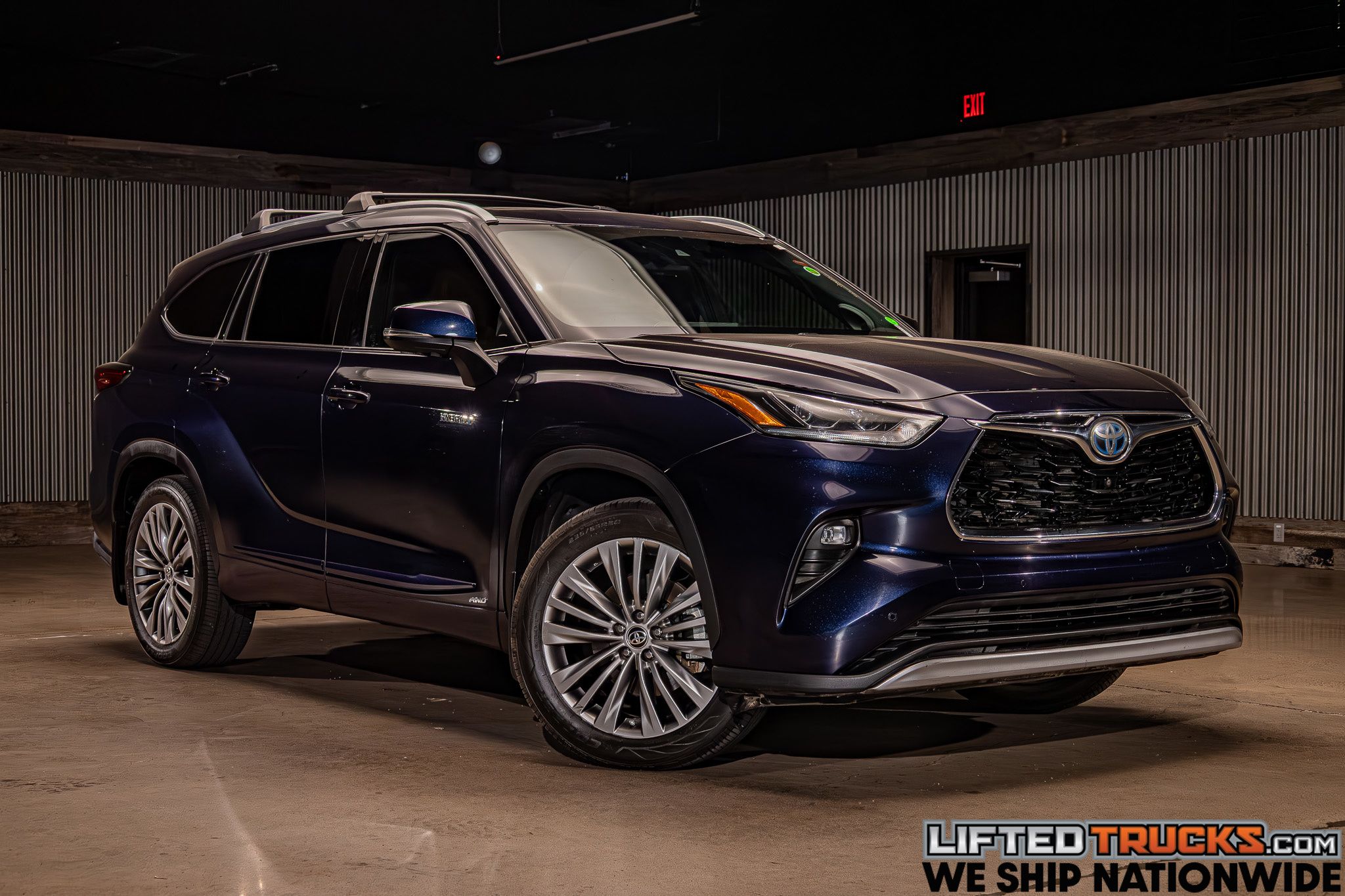 2021 Toyota Highlander Platinum Hybrid 4x4's photo
