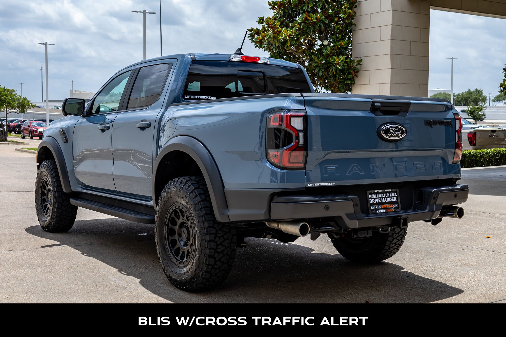 View vehicle photo 7