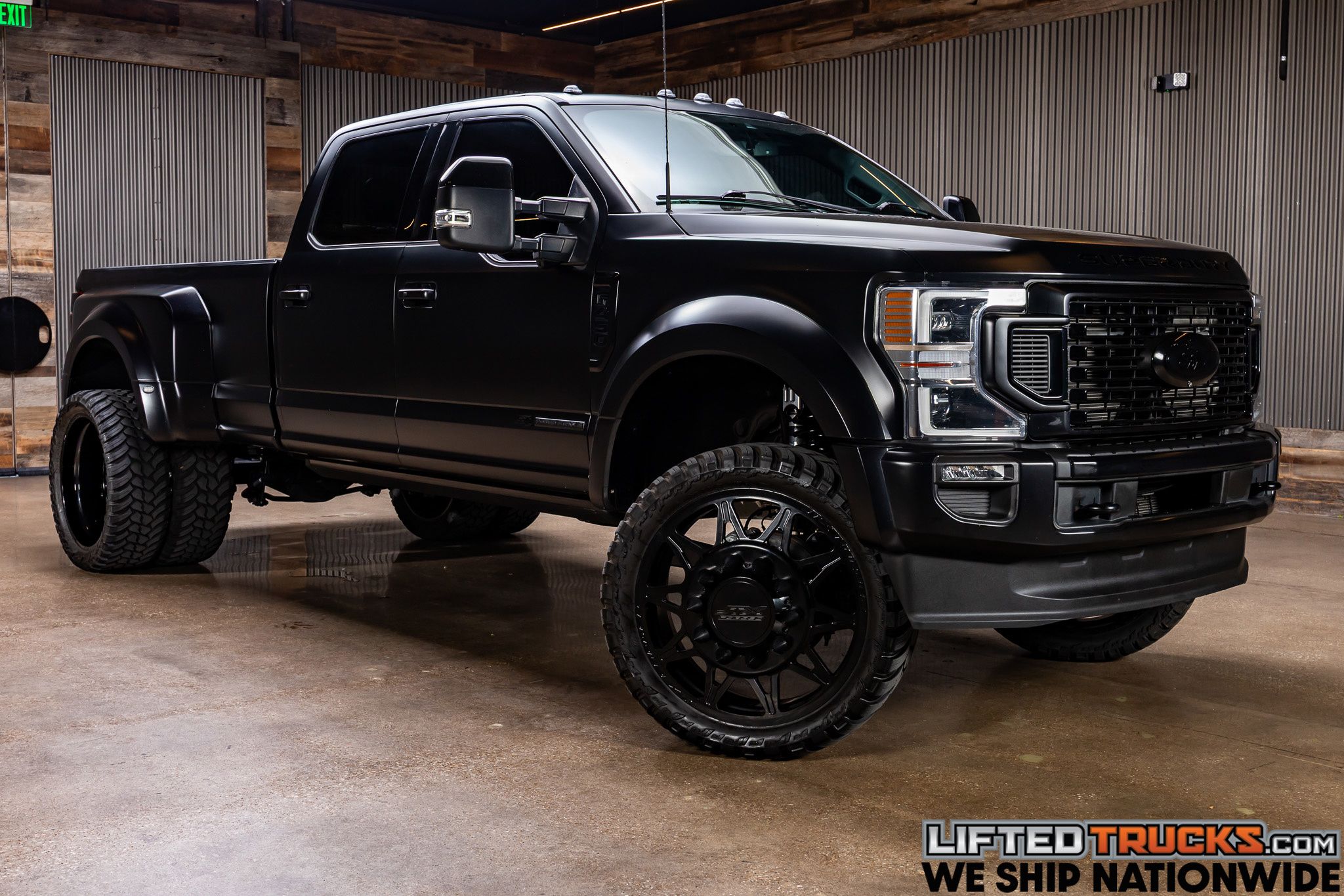 2022 Ford F-450 Super Duty Platinum's photo