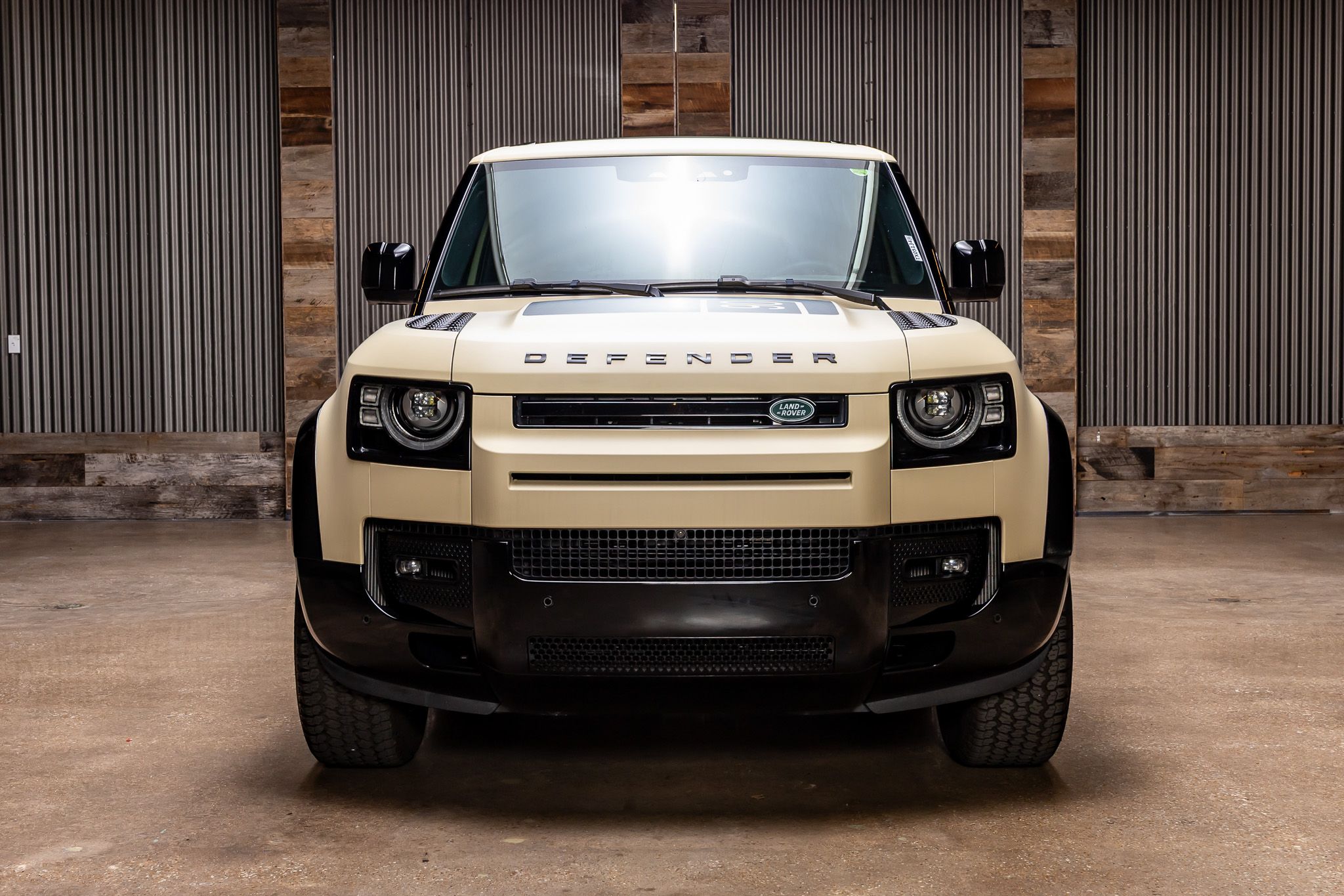 2023 Land Rover Defender photo 2
