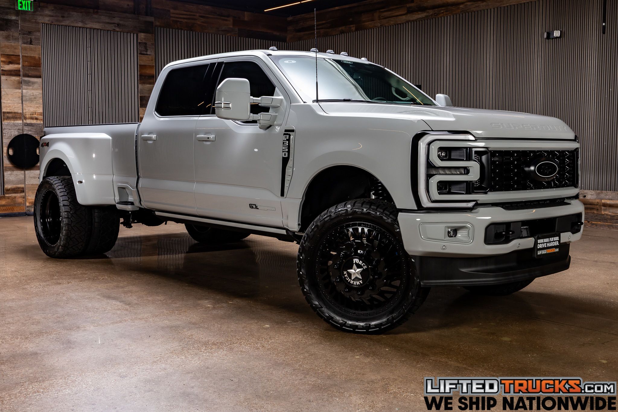 2026 Ford F-350 Super Duty Platinum's photo