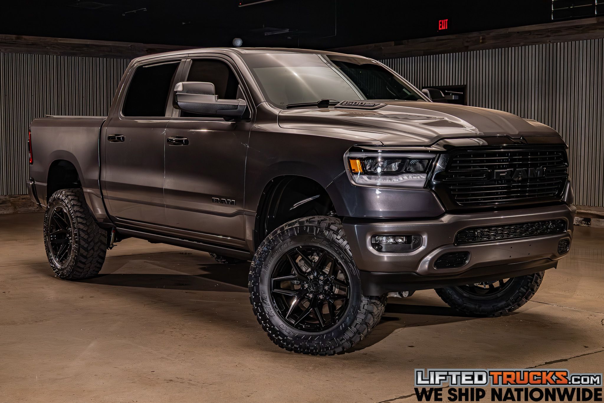 2024 RAM 1500 Laramie 4x4 Crew Cab 5'7's photo