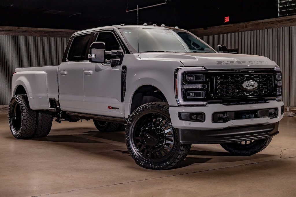 Used 2025 Ford F-350SD Platinum Truck Crew Cab