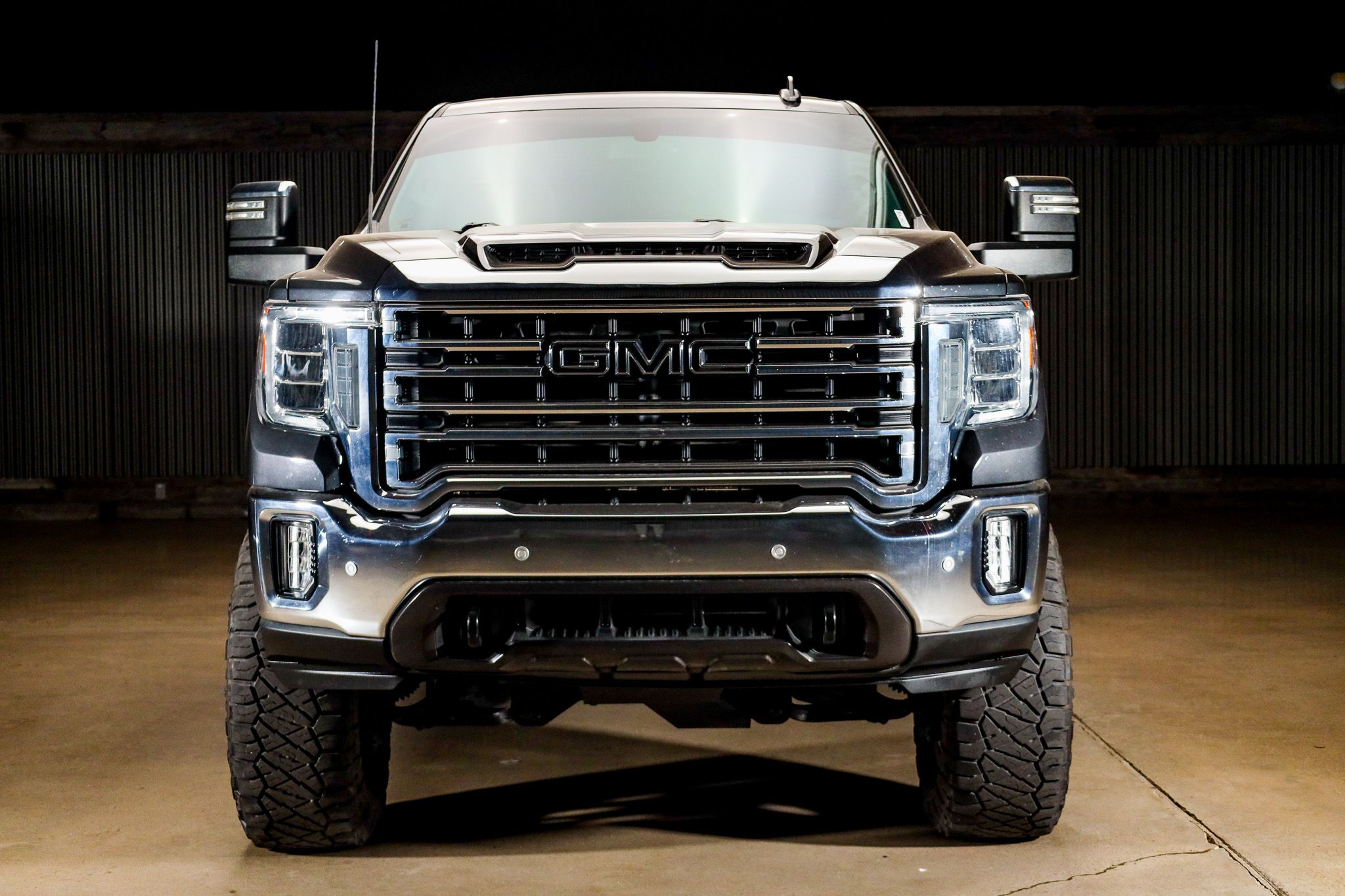 2020 Gmc Sierra SLT photo 2
