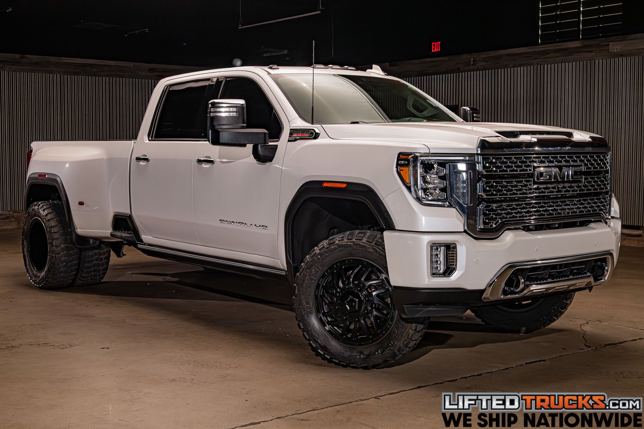 2021 GMC Sierra 4WD Crew Cab Long Box DRW Denali's photo