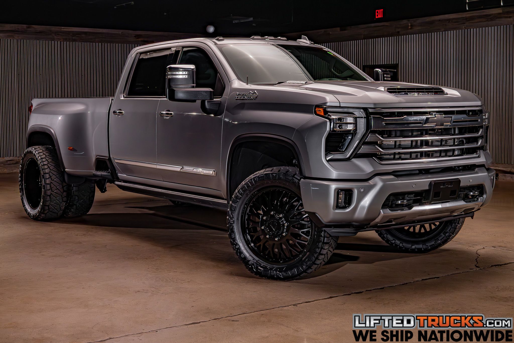 2025 Chevrolet Silverado HD High Country 4WD Crew Cab Long Box DRW's photo