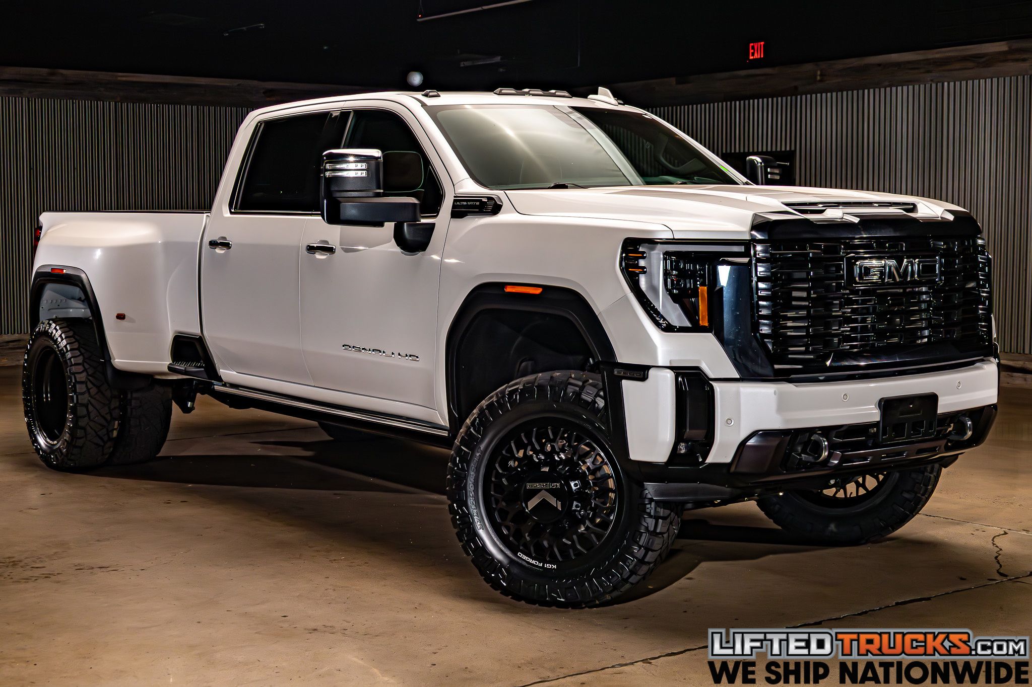 2024 GMC Sierra 4WD Crew Cab LB DRW Denali Ultimate's photo