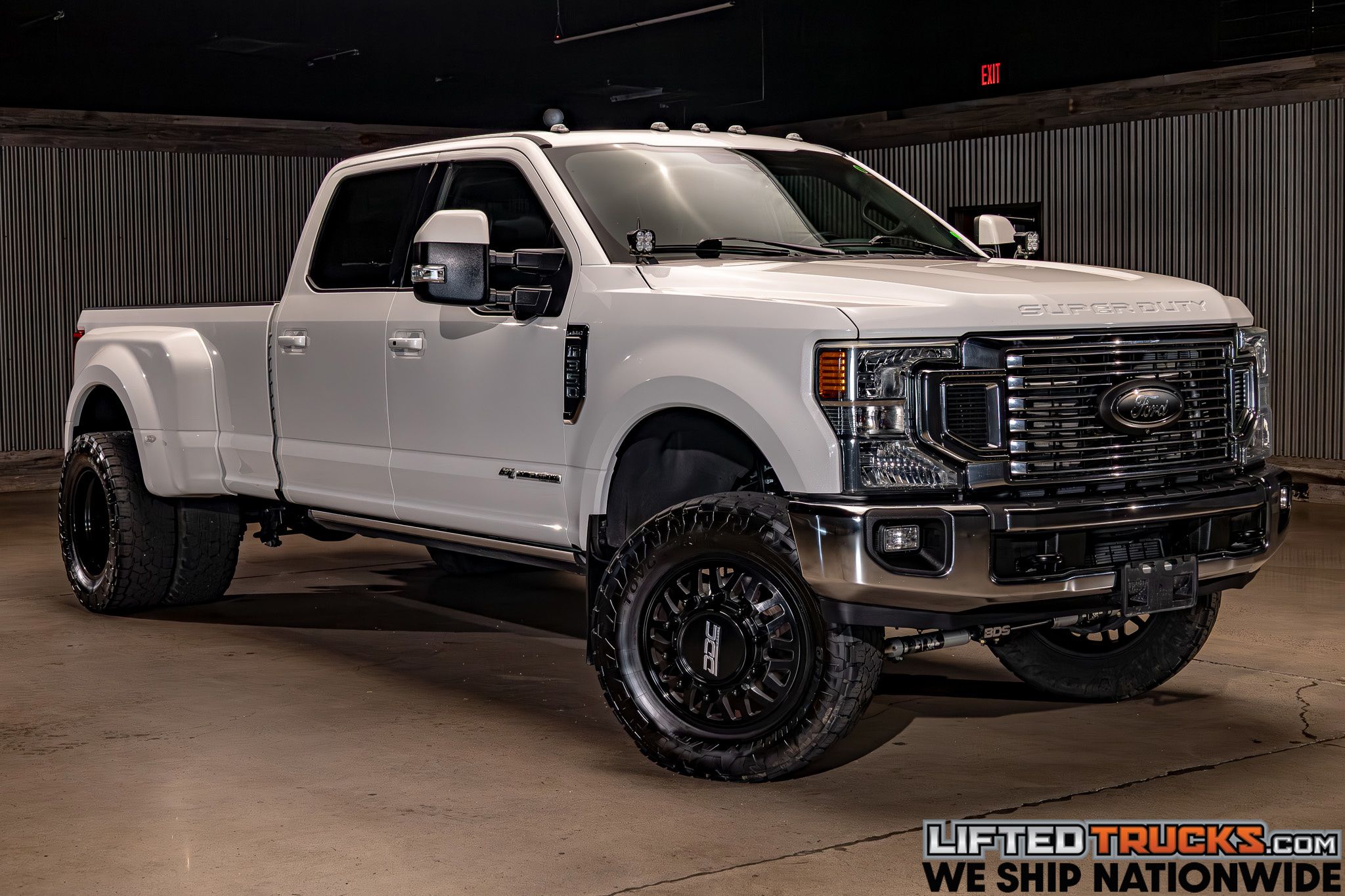 2022 Ford F-350 Lariat 4x4 Crew Cab 8' Box DRW's photo
