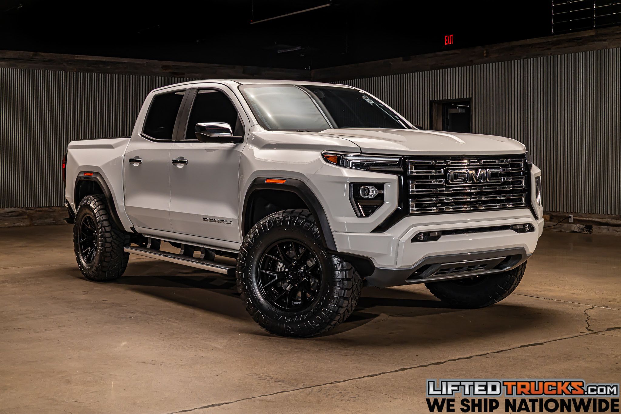 Summit White 2025 GMC Canyon Denali Crew Cab 4WD Pickup Truck Four-Wheel Drive 8-Speed Automatic