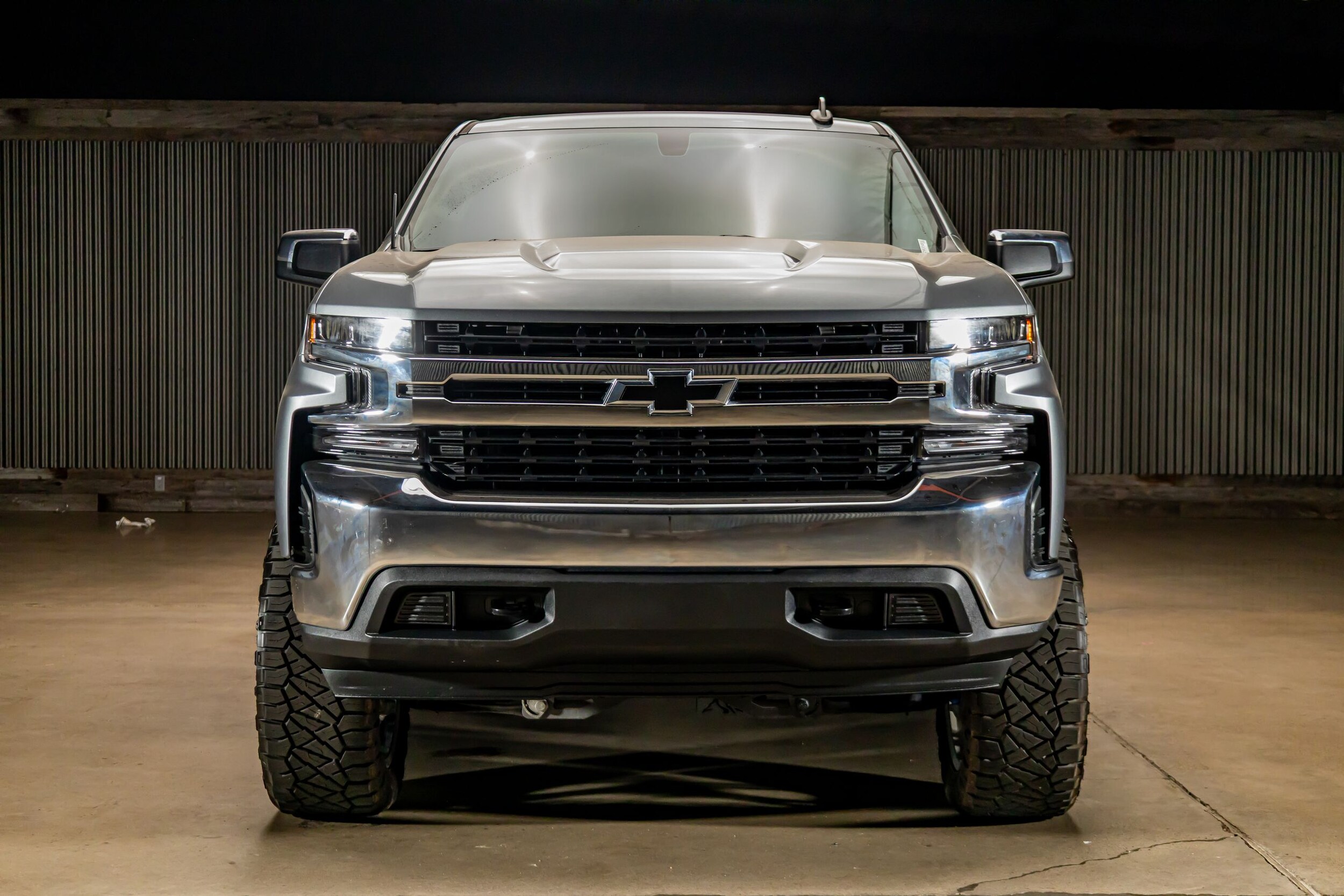 2021 Chevrolet Silverado 1500 LT photo 2