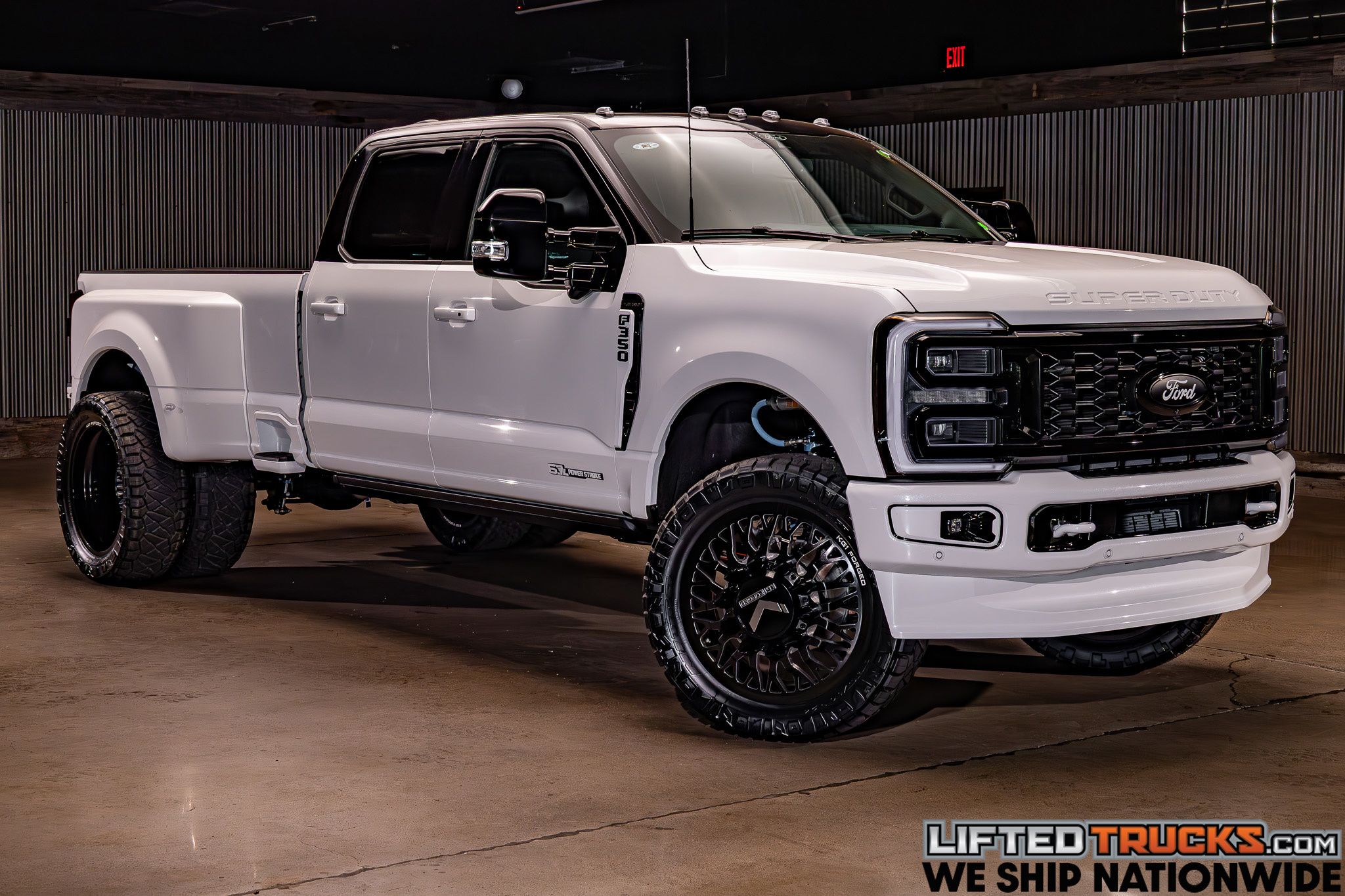 2026 Ford F-350 Platinum 4x4 Crew Cab 8' Box DRW's photo