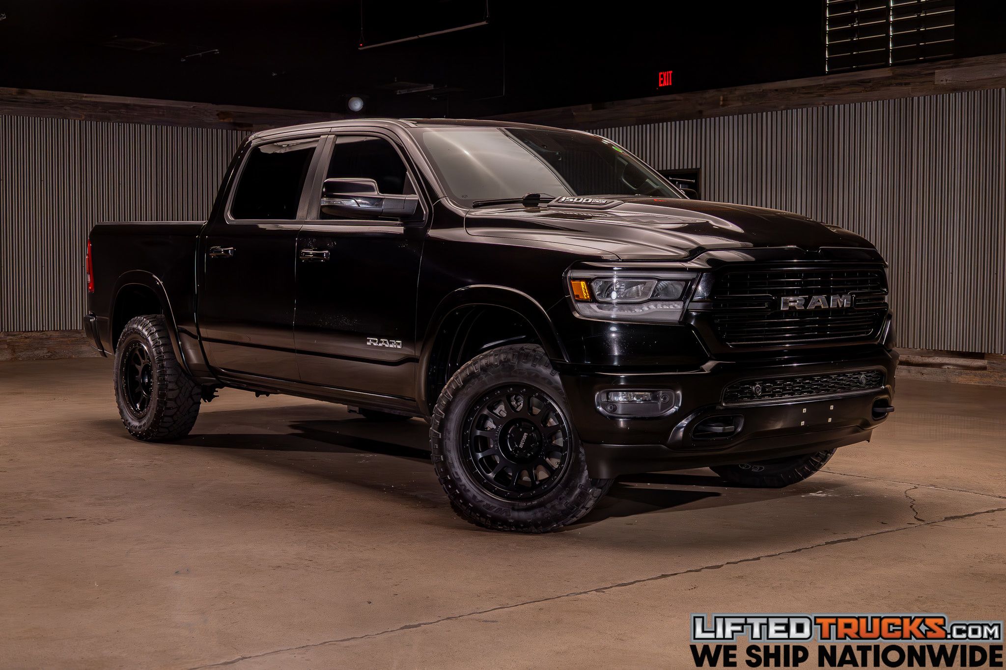 2019 RAM 1500 Laramie 4x4 Crew Cab 5'7's photo