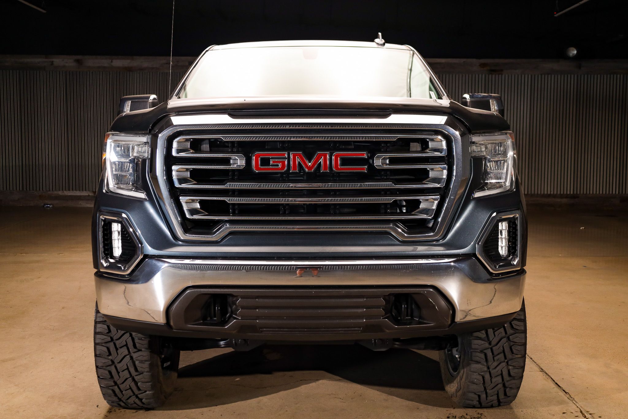 2020 Gmc Sierra 1500 SLT photo 2