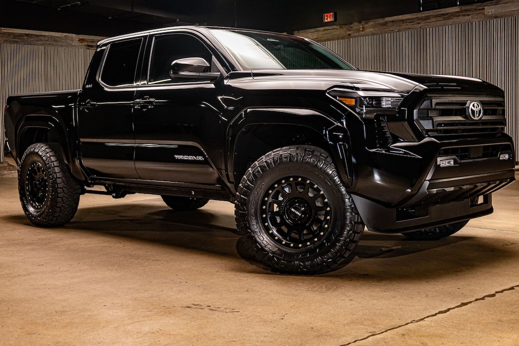 Used 2025 Toyota Tacoma SR5 Truck