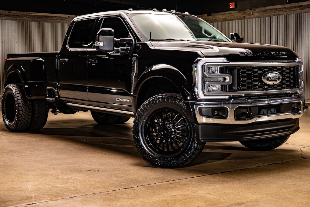 Used 2025 Ford F-450SD Lariat Truck