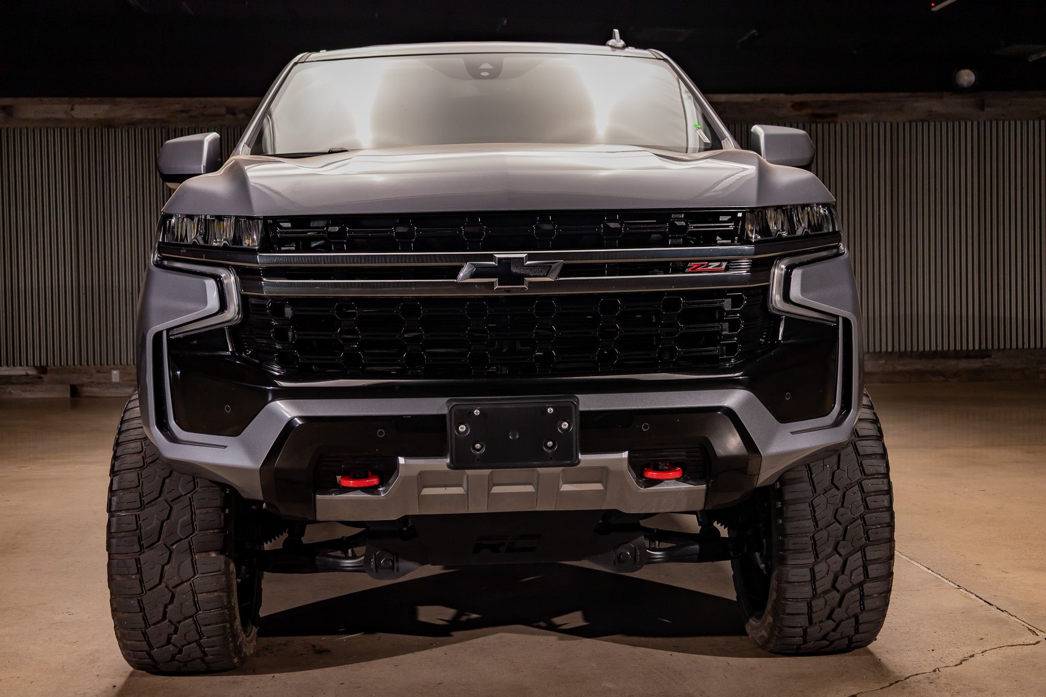 2022 Chevrolet Suburban Z71 photo 2