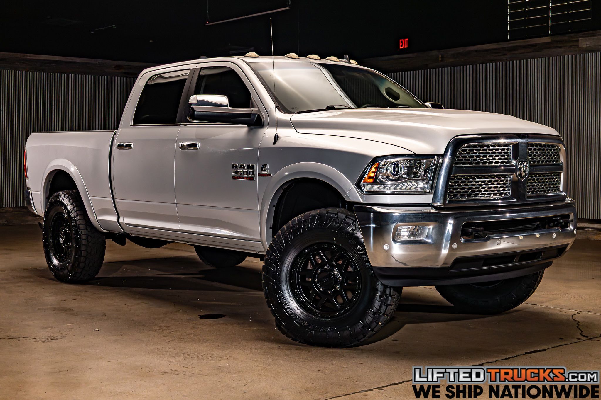 2017 RAM 3500 Laramie 4X4 Crew Cab SWB's photo