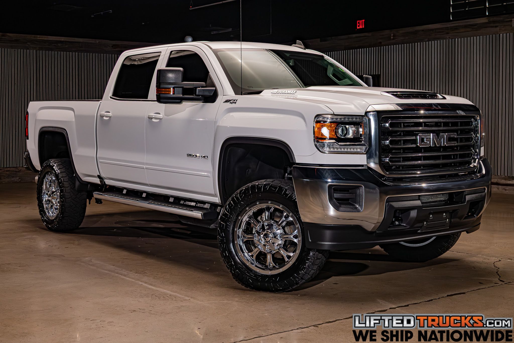 2018 GMC Sierra 4WD Crew Cab Long Box SLE's photo