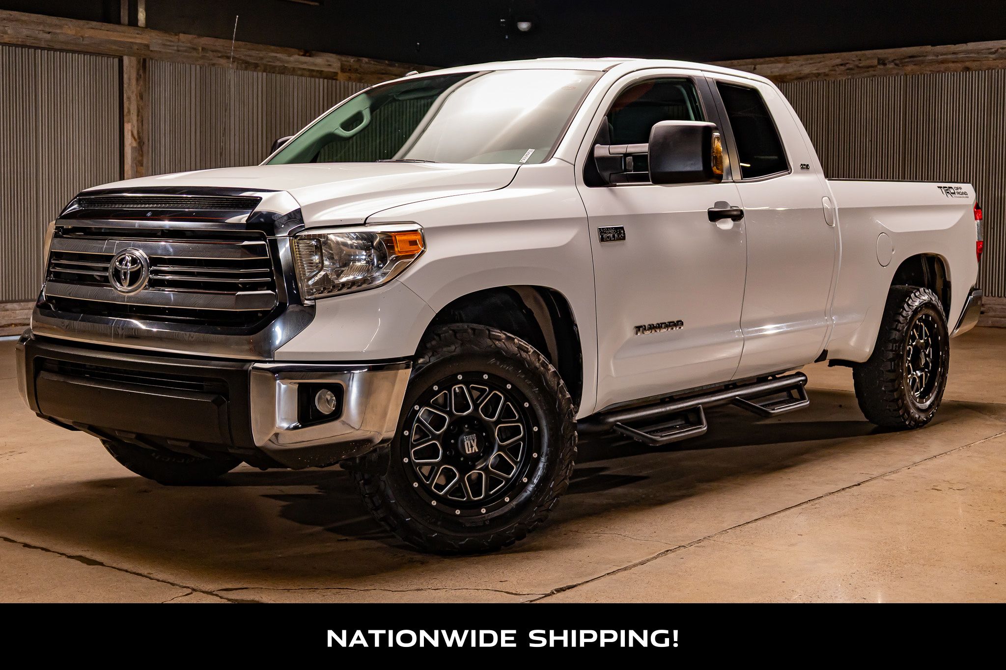 2017 Toyota Tundra SR5 photo 3