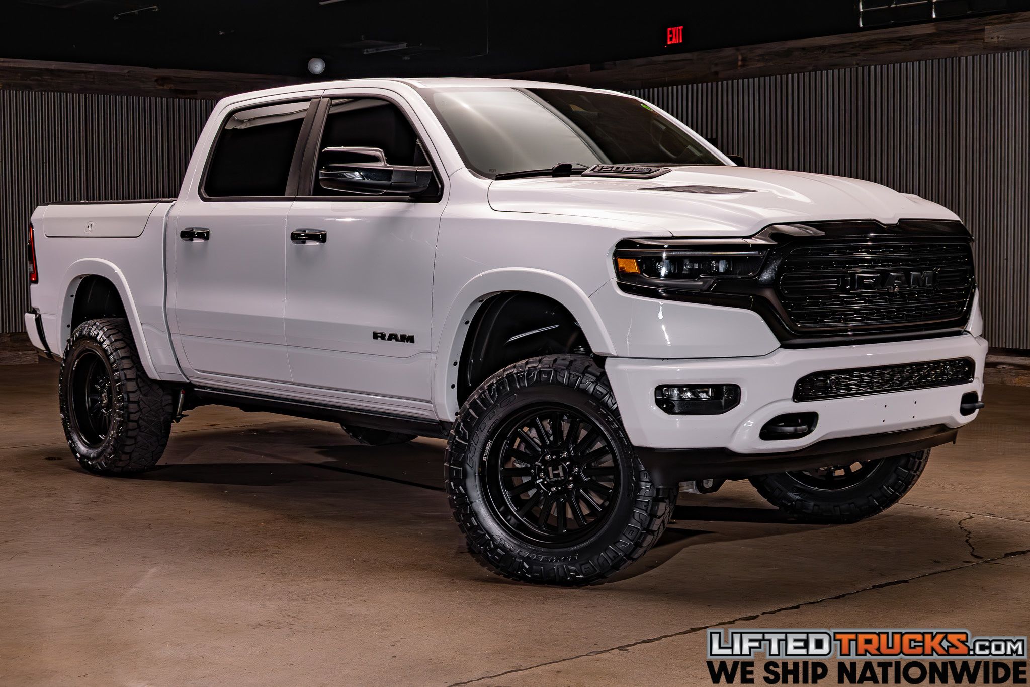 2024 RAM 1500 Limited 4x4 Crew Cab 5'7's photo