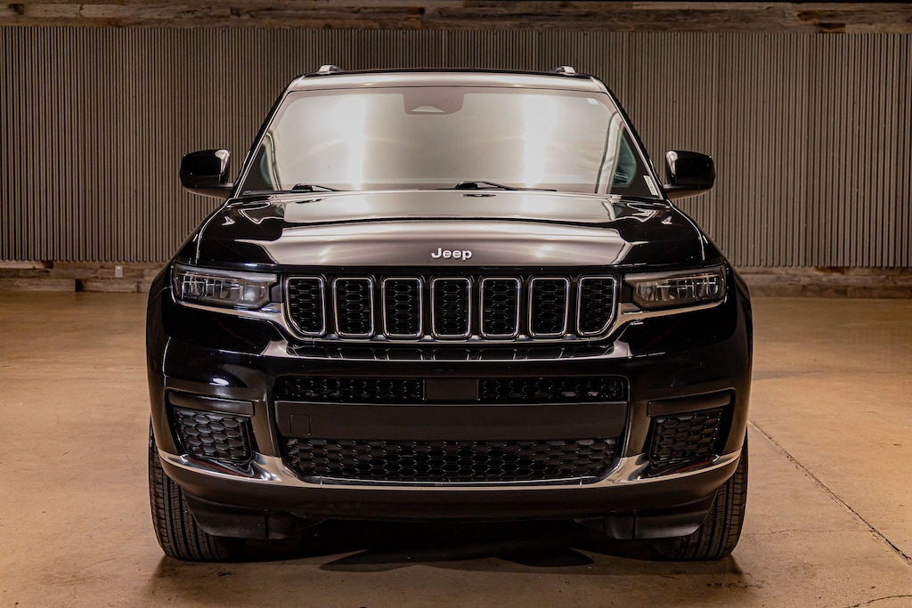 Used 2025 Jeep Grand Cherokee L Laredo SUV