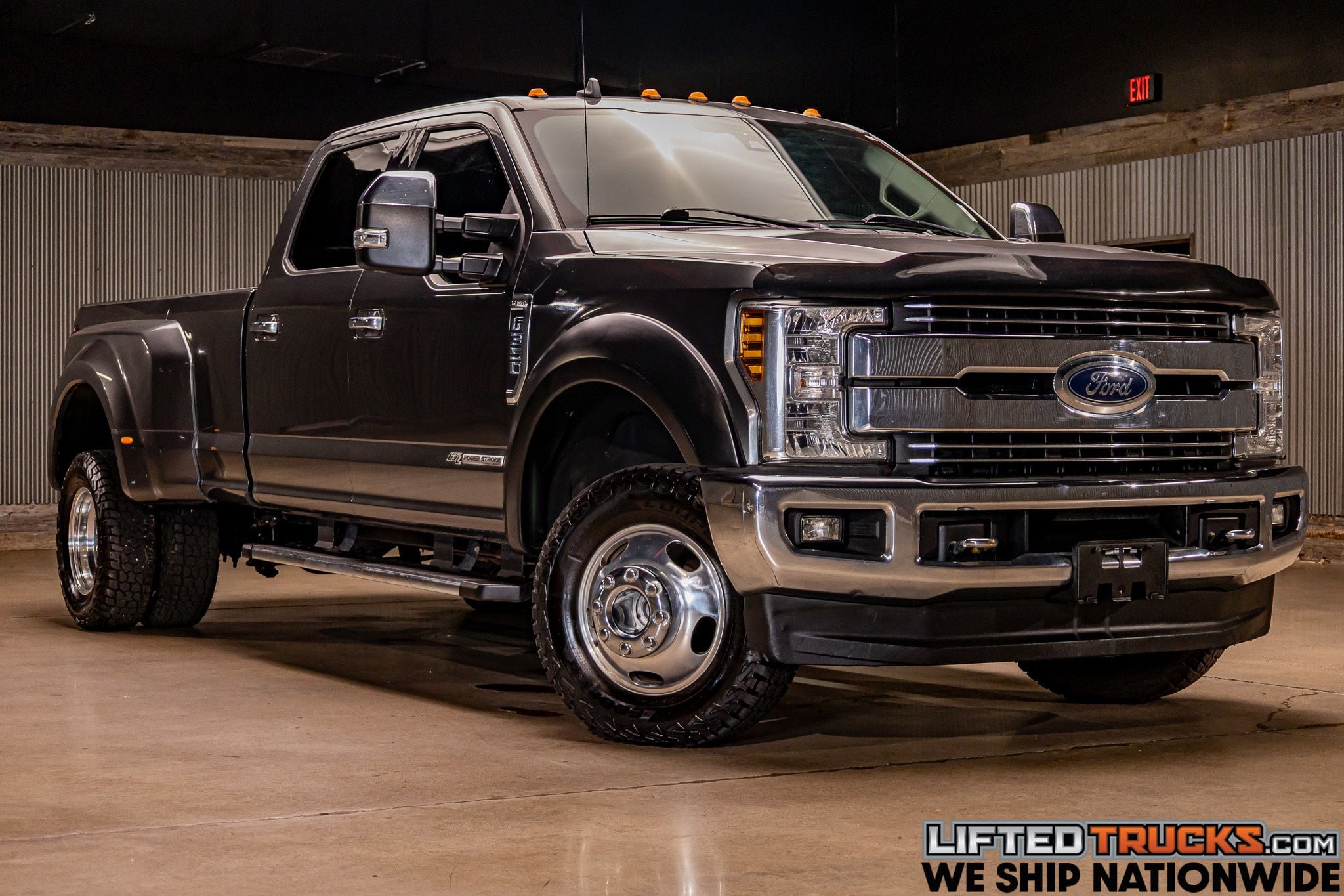 2019 Ford F-350 Super Duty Lariat's photo