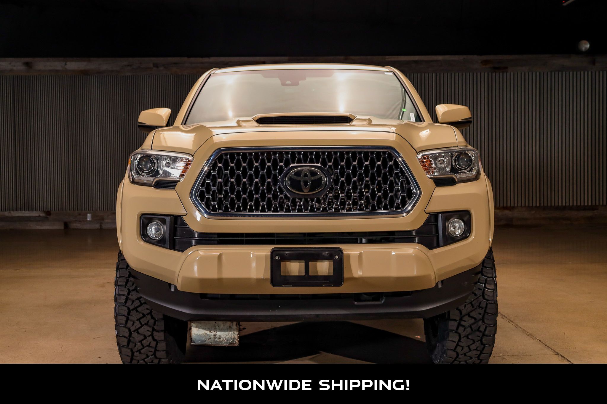 2019 Toyota Tacoma TRD Sport photo 2