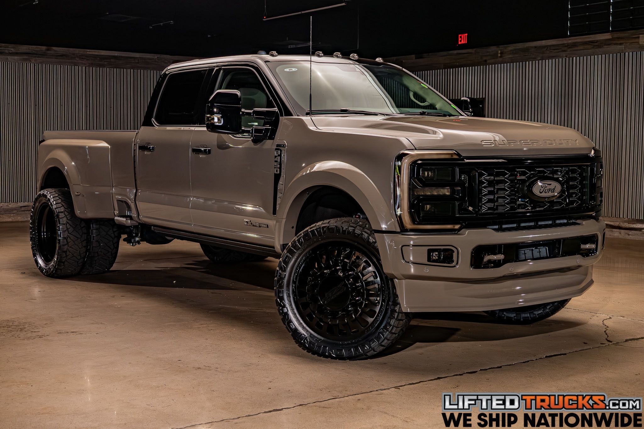2026 Ford F-450 Platinum 4x4 Crew Cab 8' Box DRW's photo