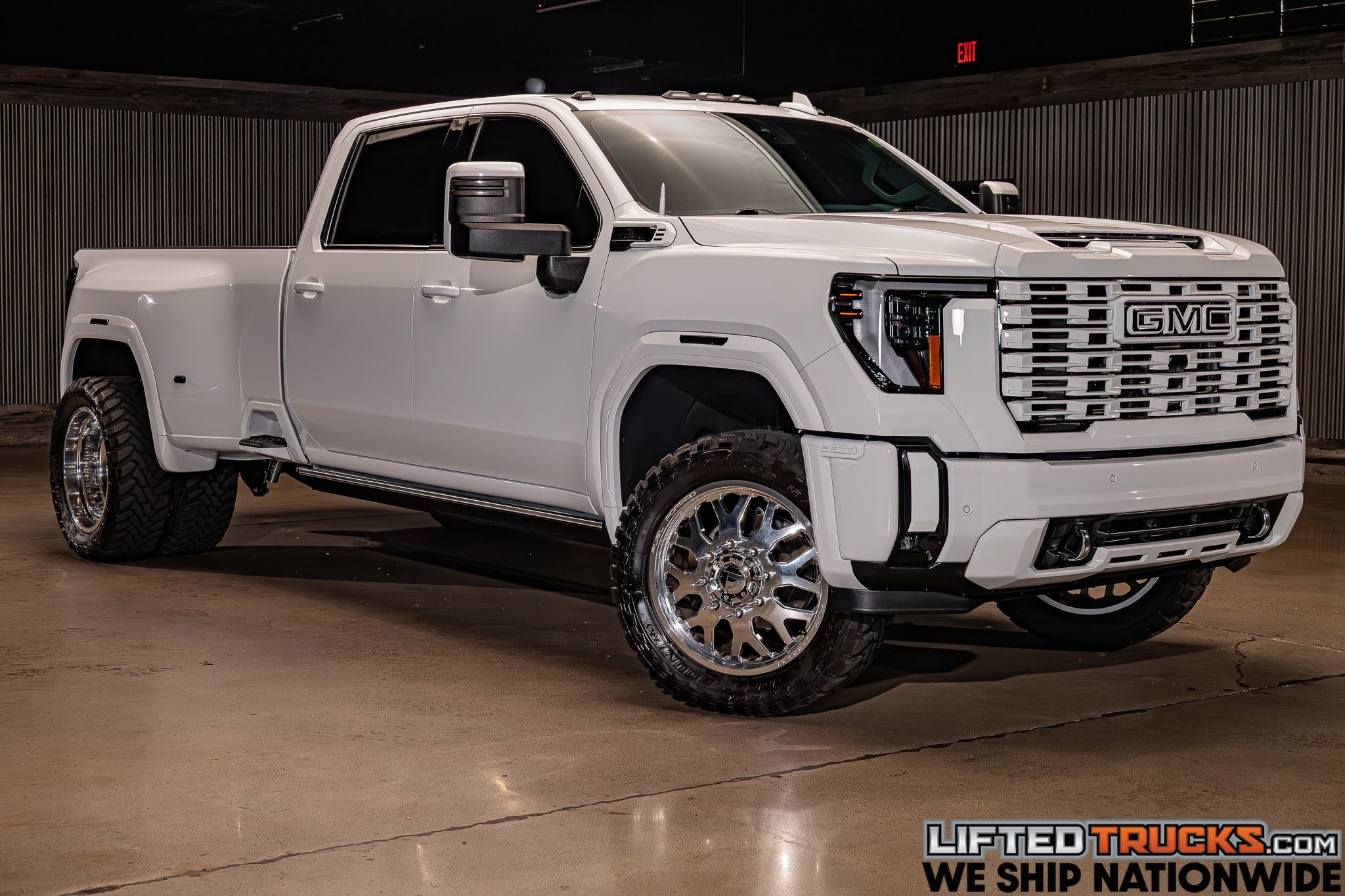 2025 GMC Sierra 4WD Crew Cab Long Box DRW Denali's photo