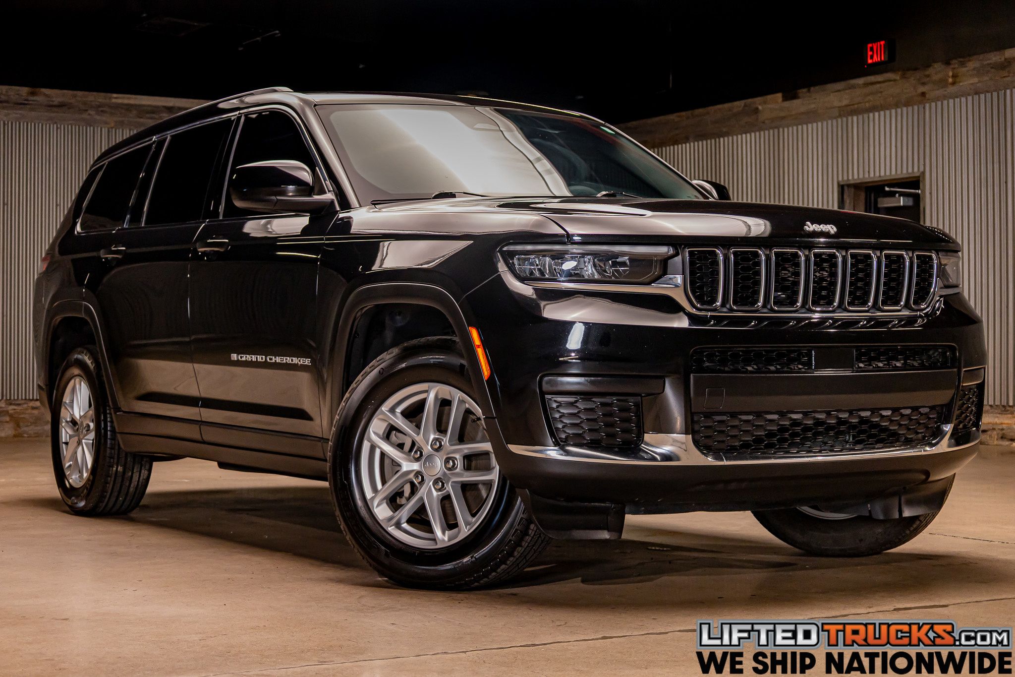 2025 Jeep Grand Cherokee L Laredo's photo
