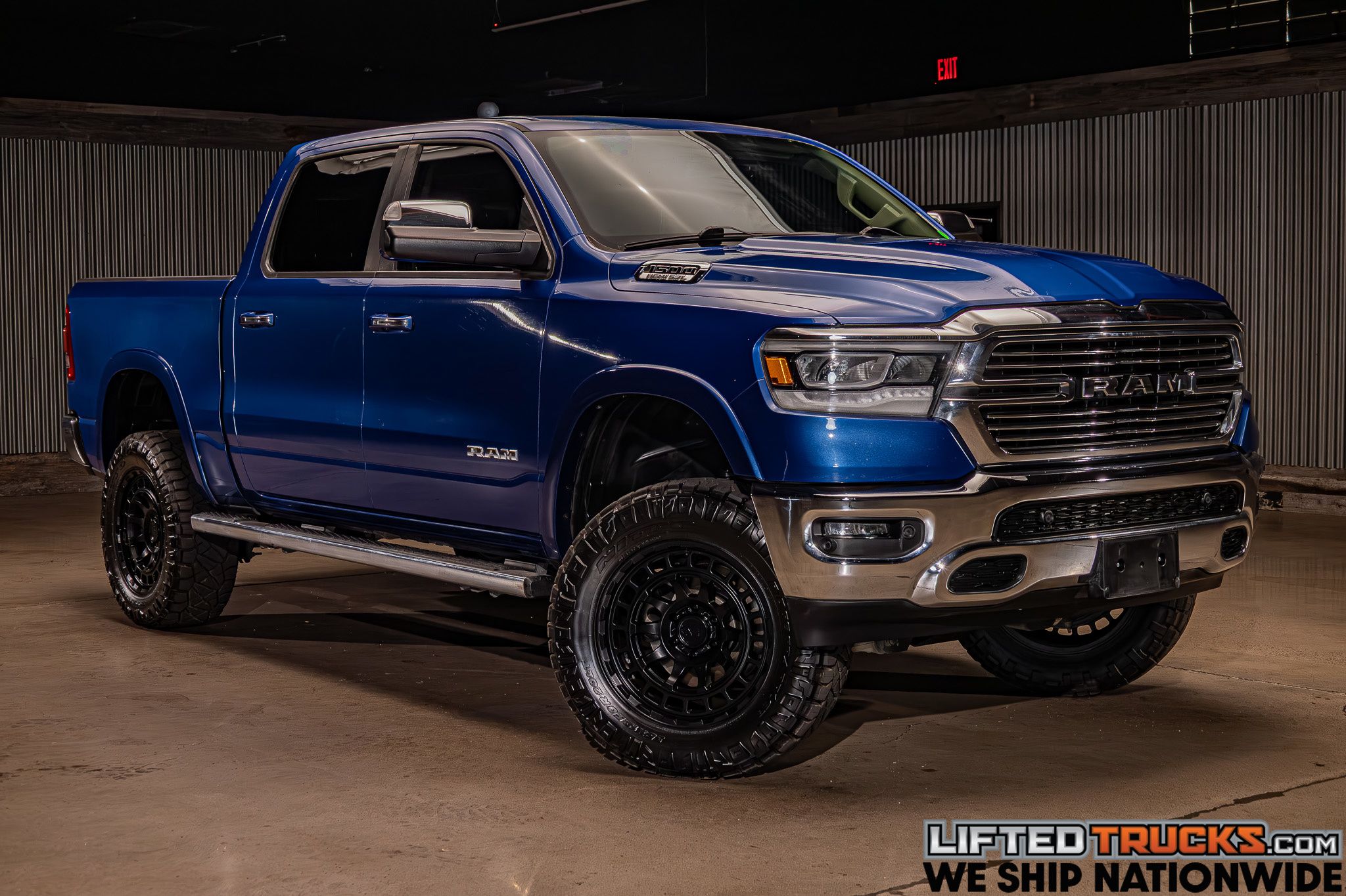 2019 RAM 1500 Laramie 4x4 Crew Cab 5'7's photo